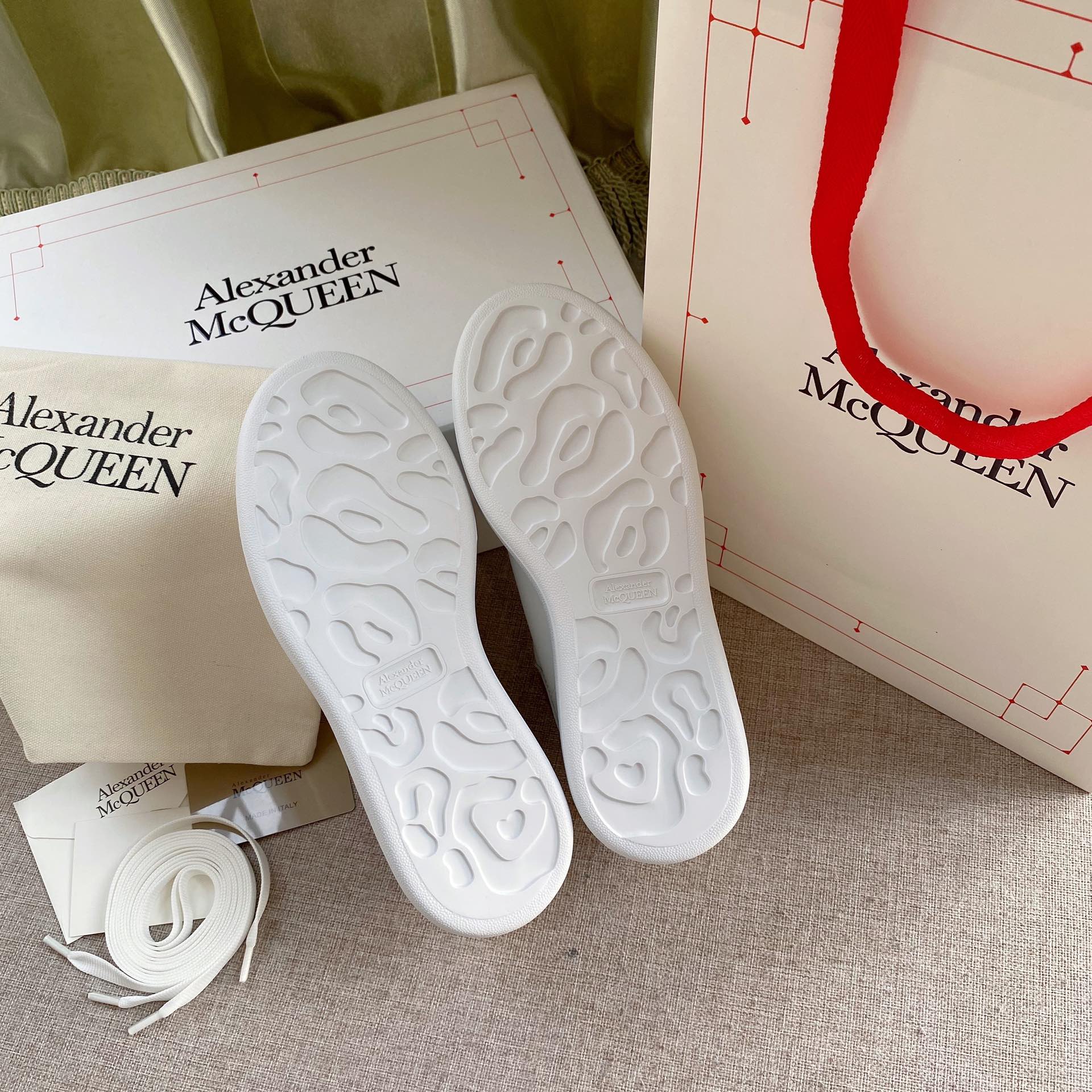 McQueen - Розовые - С блестящим низом - Белые кроссовки