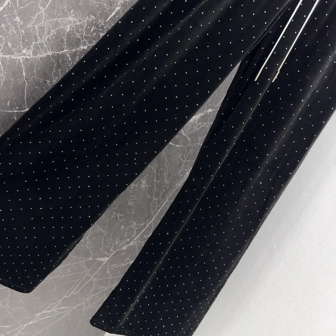 Брюки прямого кроя Miu Miu-2404-24ss из бархата со стразами