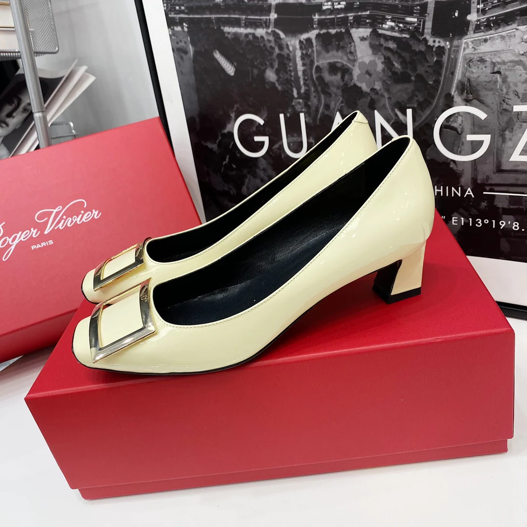 Динамик RV-4-5 см, цвет — кремовый.