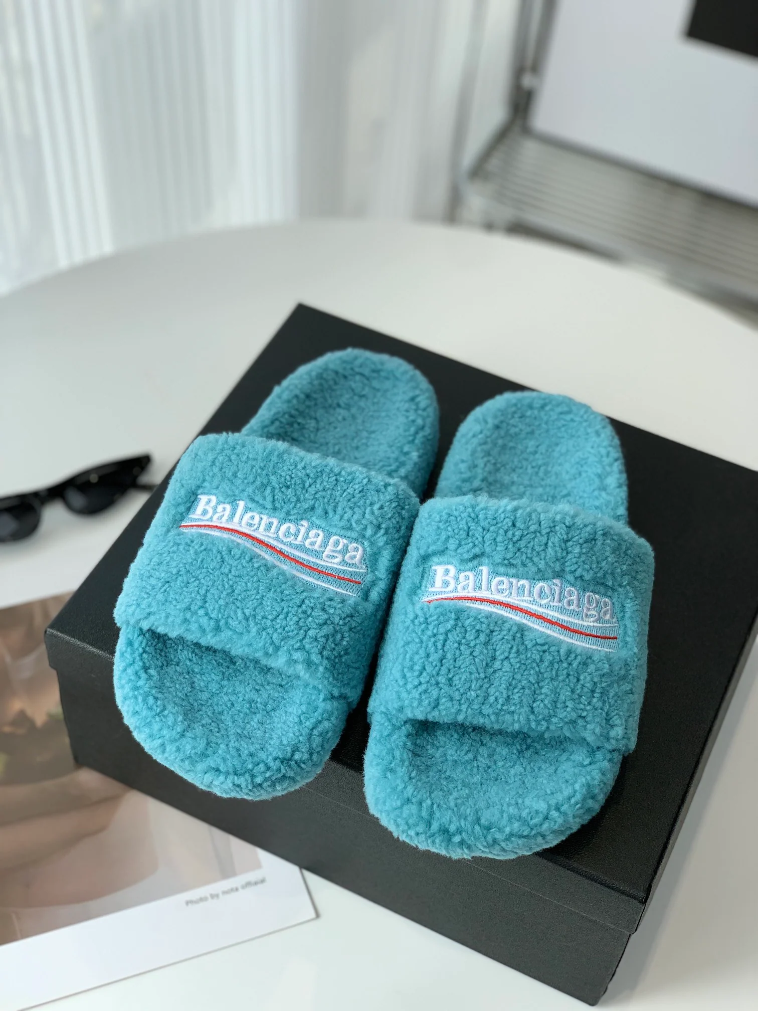 Новые шлепанцы Balenciaga Spring/Summer Curly Flip-Flops - Размеры 35-40 - Различные цвета - 1 шт.