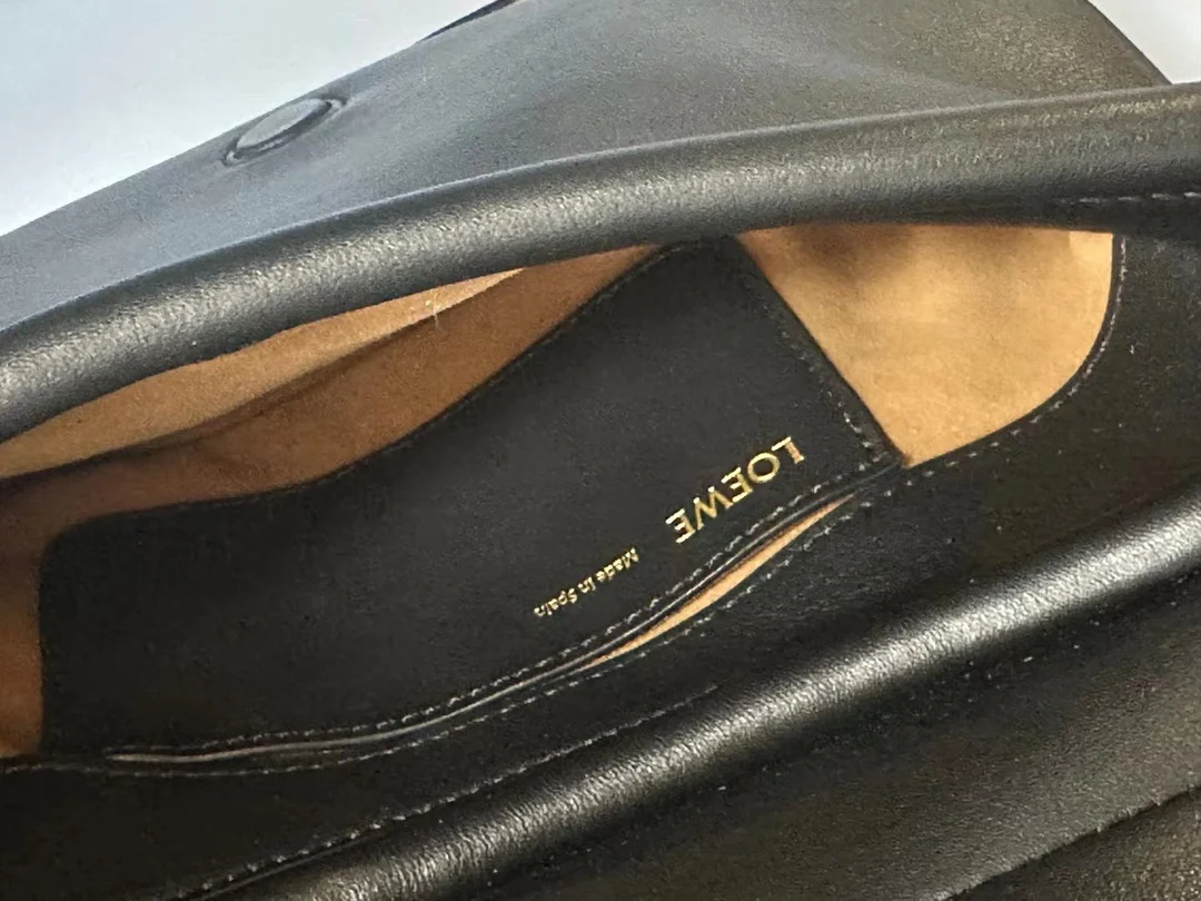 Сумка через плечо Loewe Paseo - черная