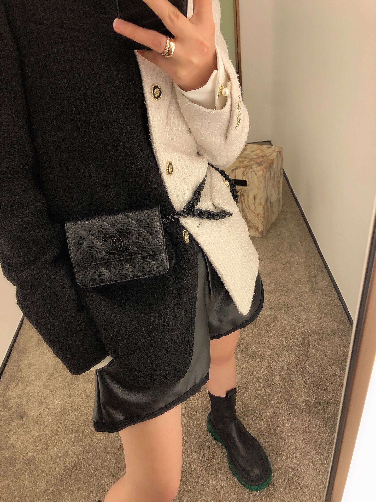 Черный держатель для карт Chanel