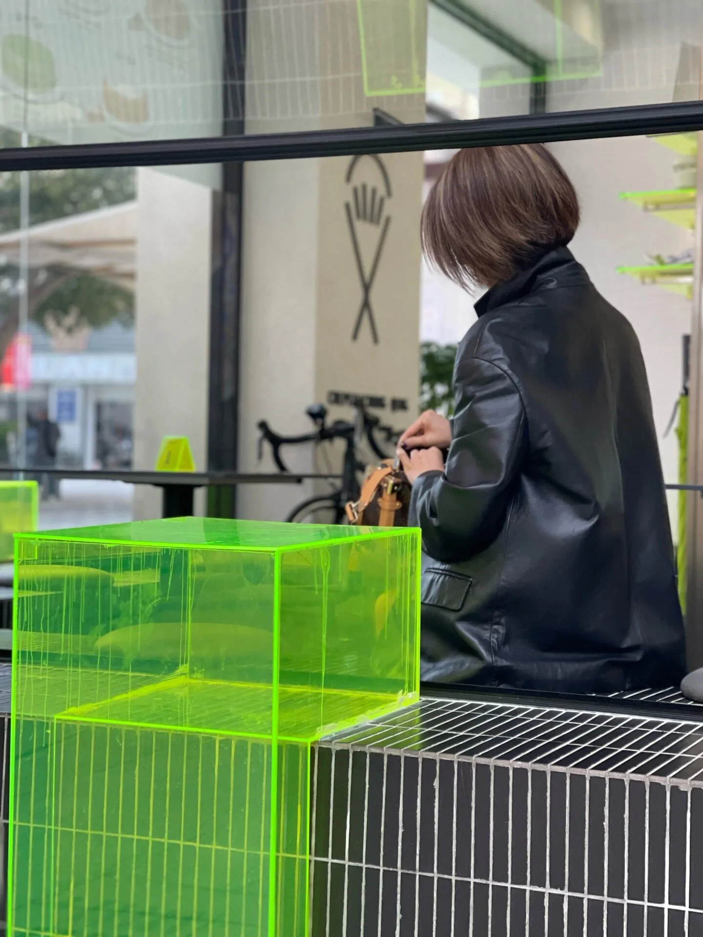 m46358-LV-side-trunk-mm-handbag/shoulder bag