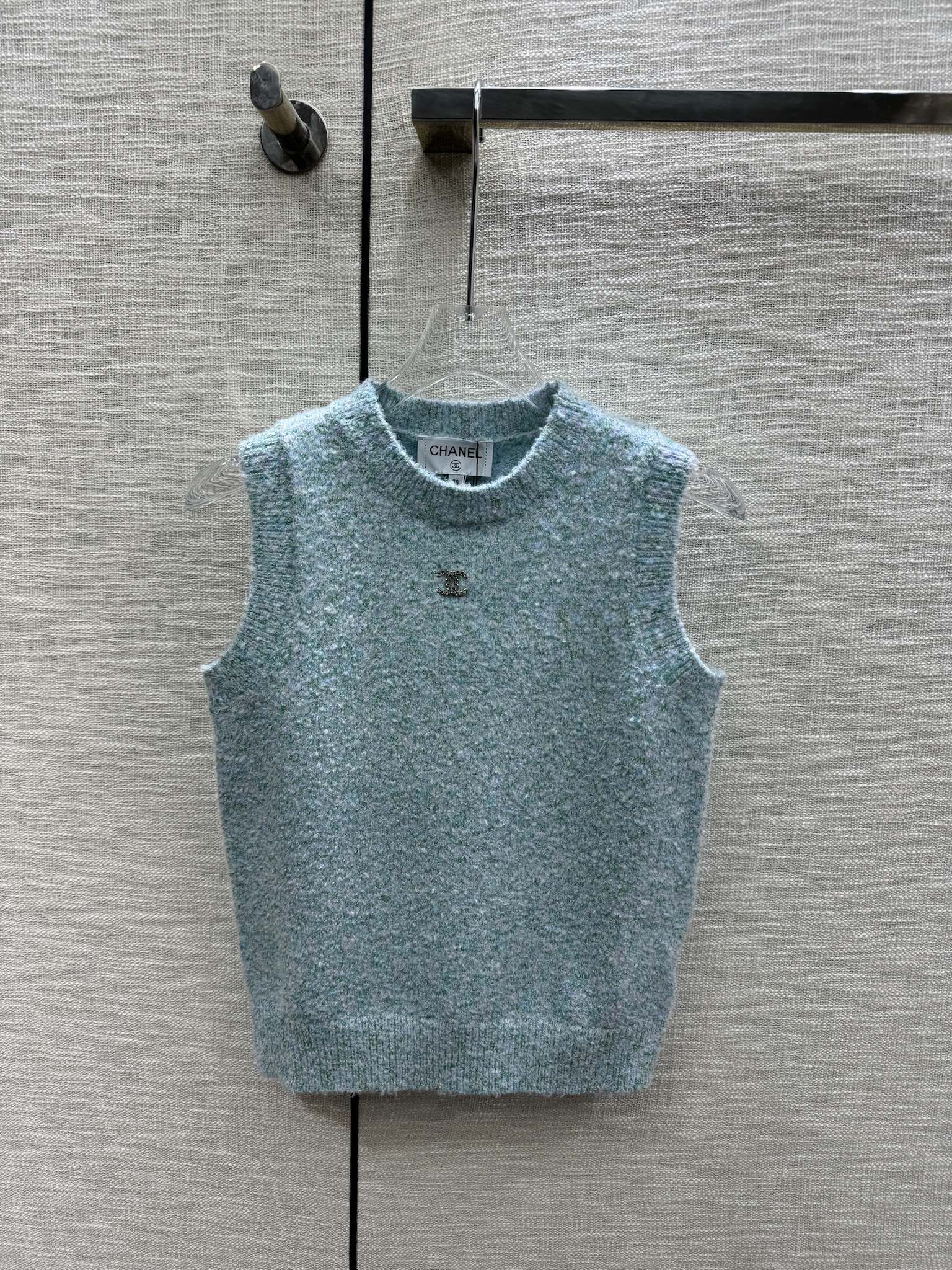 Вязаный жилет Chanel 2403 цвета ?макарон? — синий