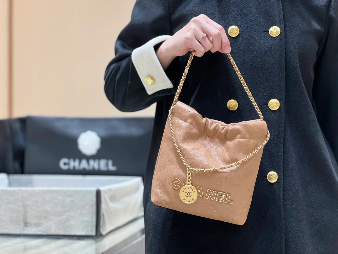 Мини-сумка Chanel Mini 22, лимитированная серия, мусорный мешок - коричневый.