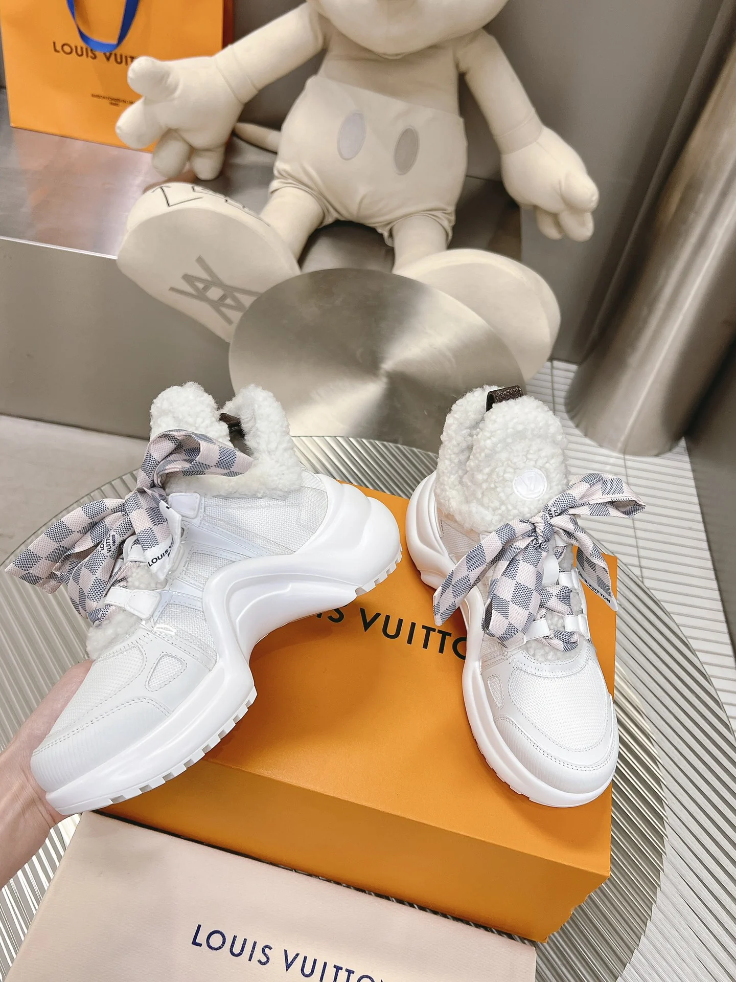 LV - Массивные туфли из шелковой кожи - Белые