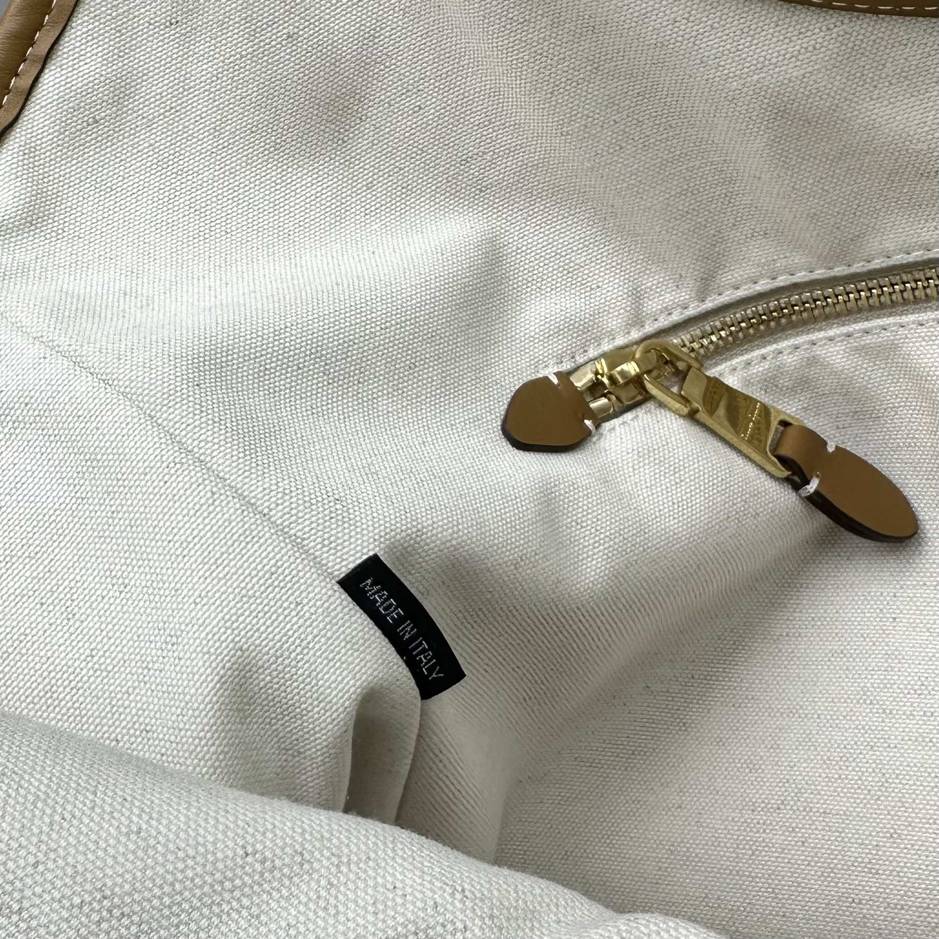 Сумка-тоут Miu Miu Ivy - Большая - Изготовлена ??из натуральной кожи, коричневая