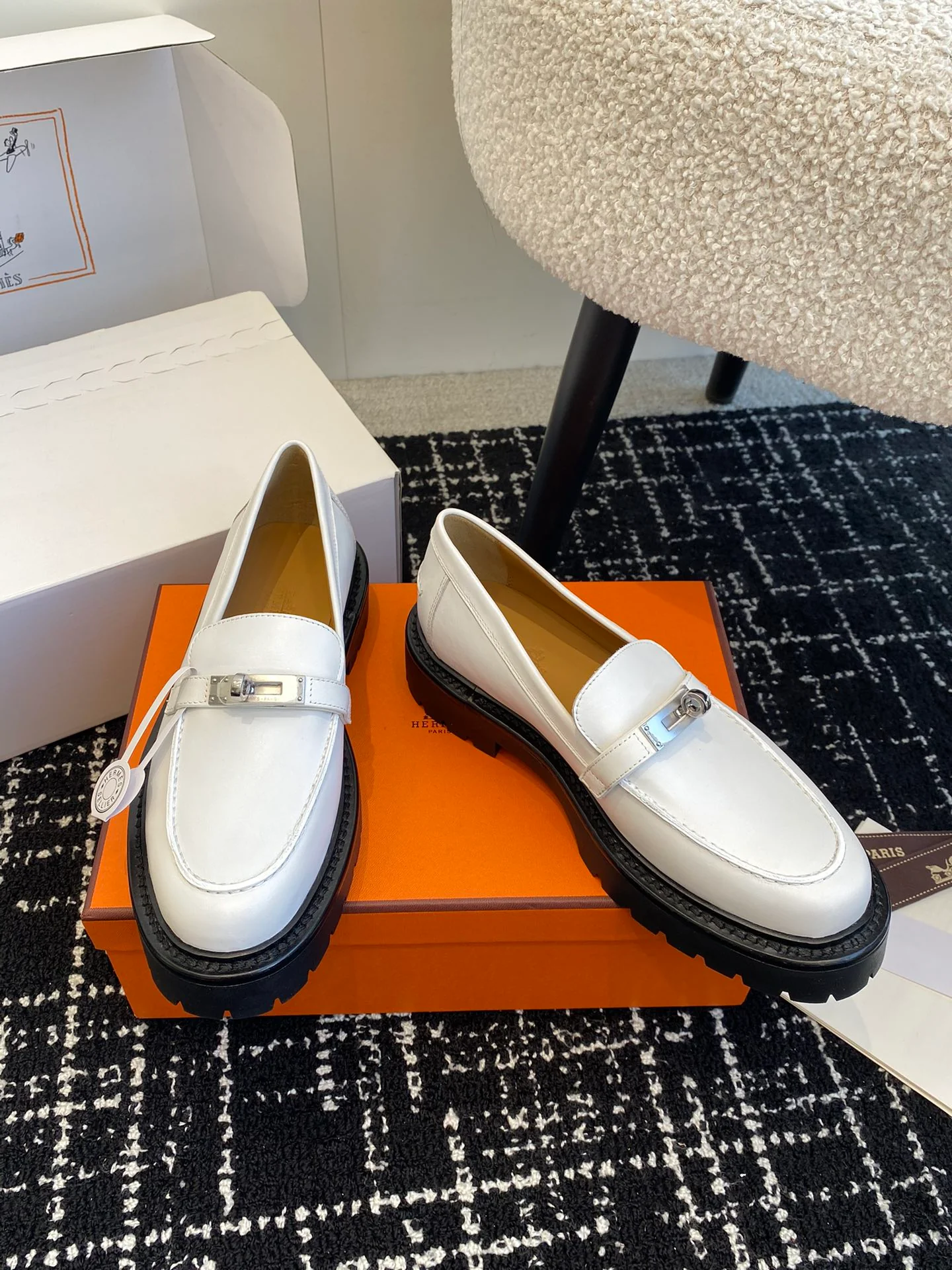 Лоферы Hermes Kelly Buckle 2024 — белые