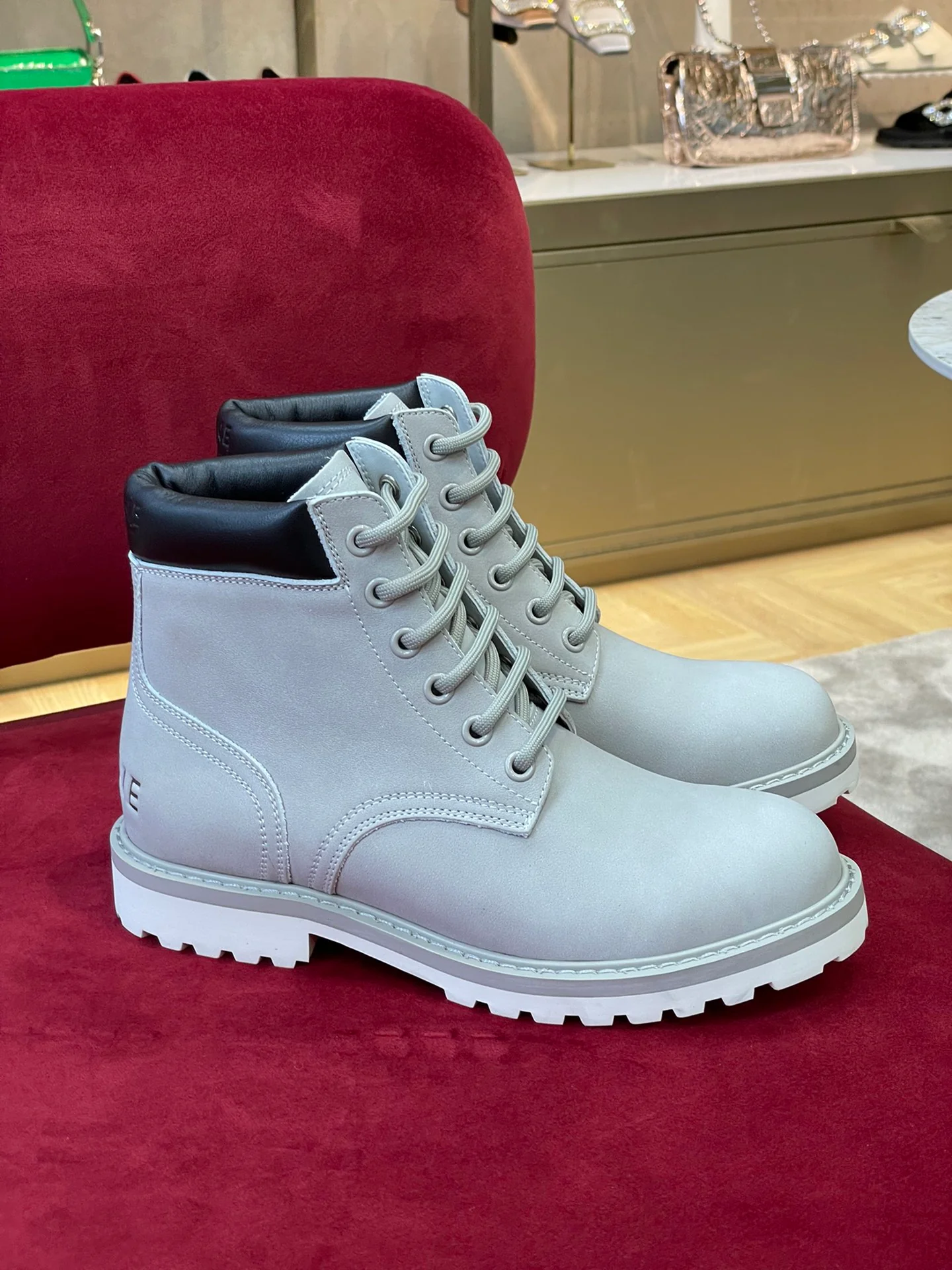 Celine - Парные ботинки - Верх из шелковистой телячьей кожи - Размеры 35-46