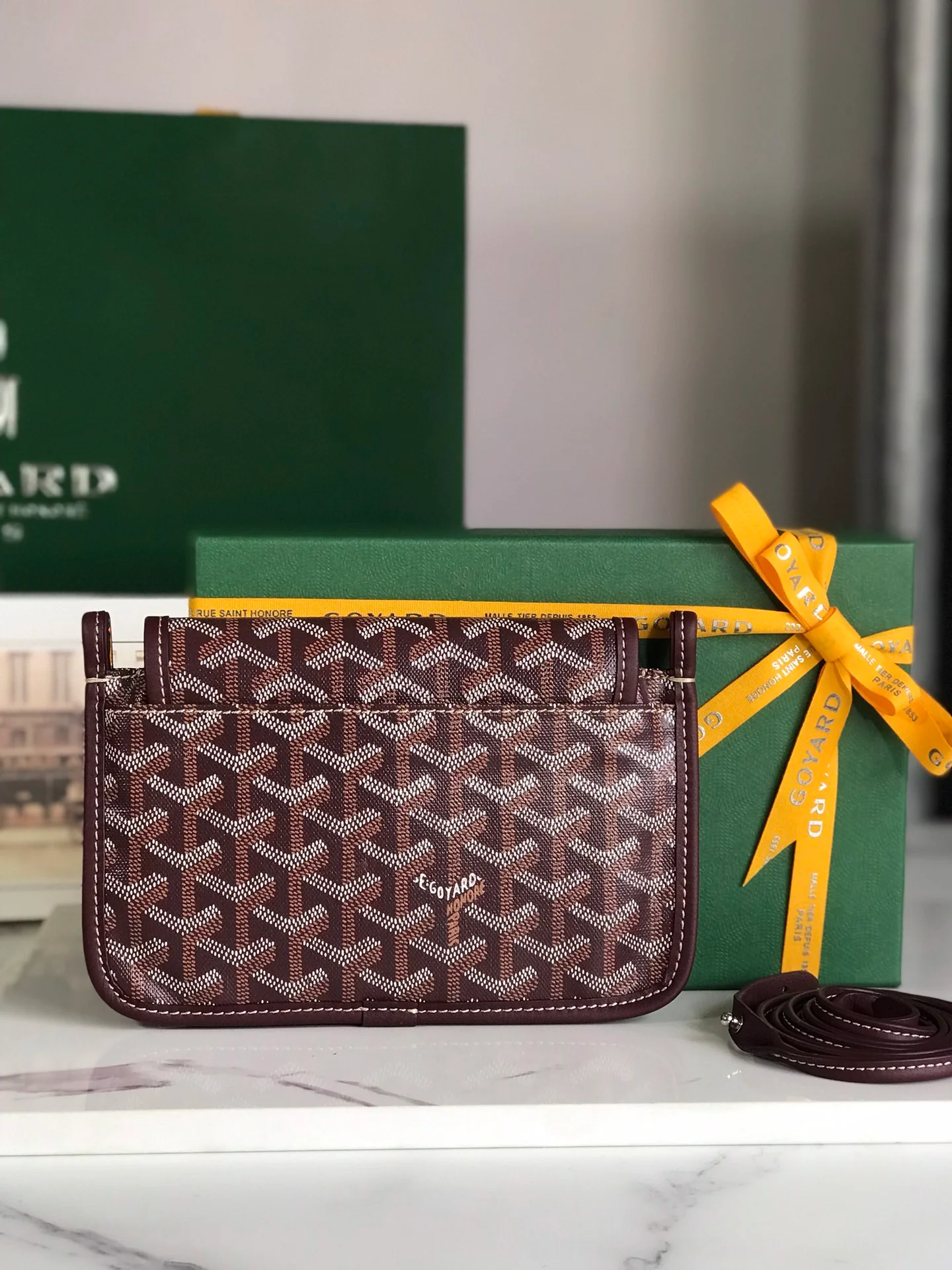 Трехслойная плоская сумка серии Goyard Plumet - бордовый