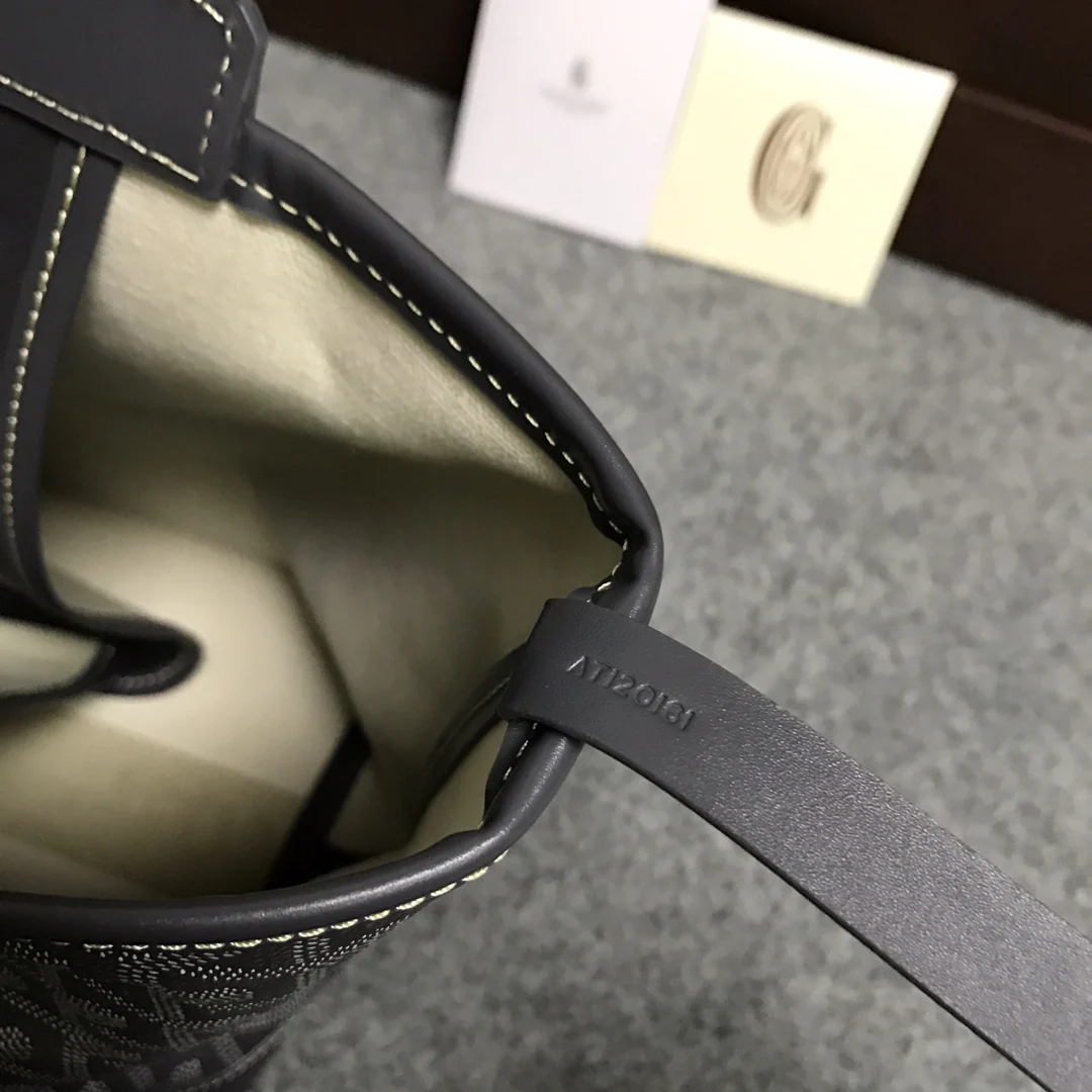 Goyard — Новое поступление осень/зима — Bellechasse — Серый