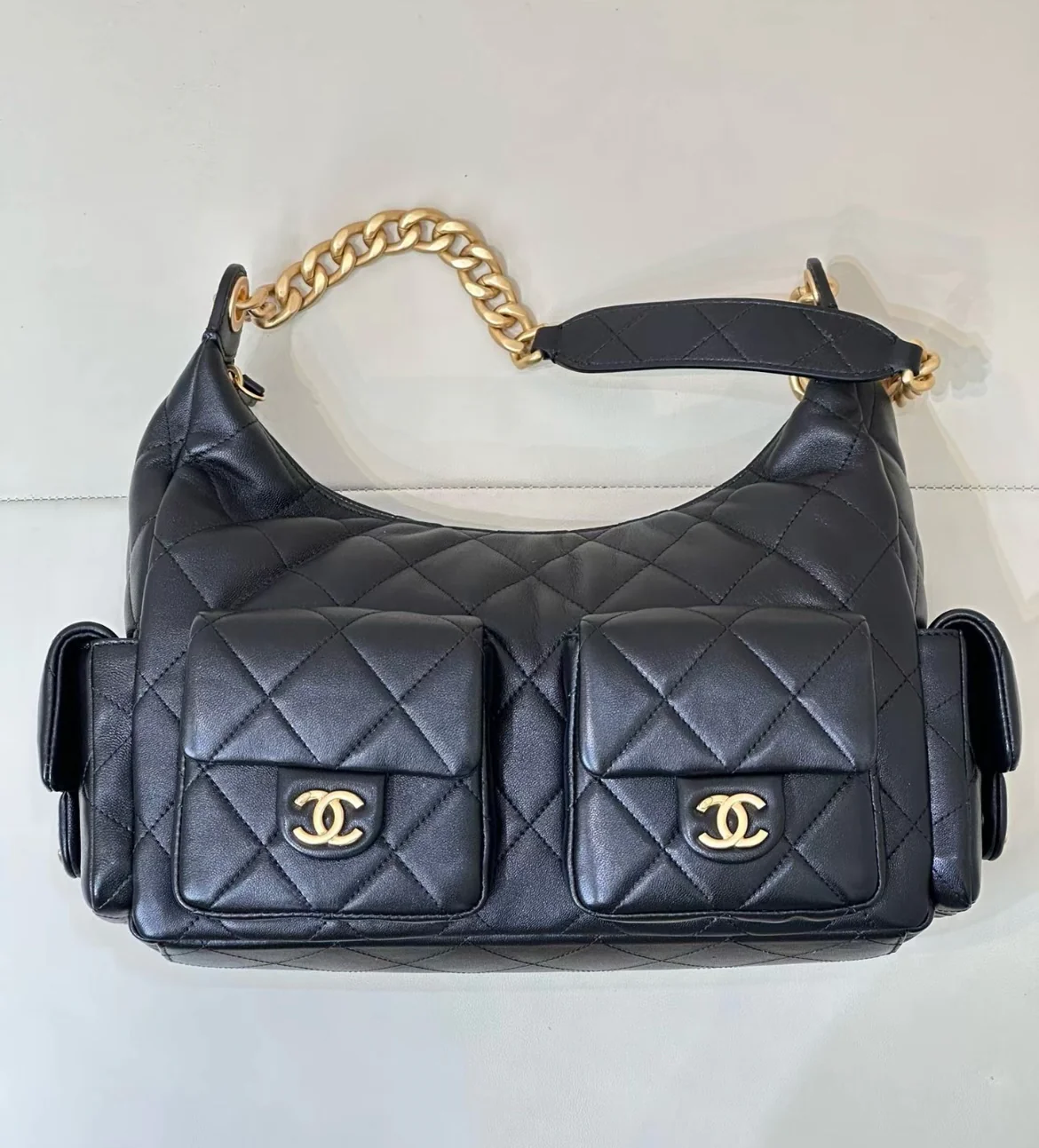 Сумка-хобо Chanel 25c, большой размер - черная.