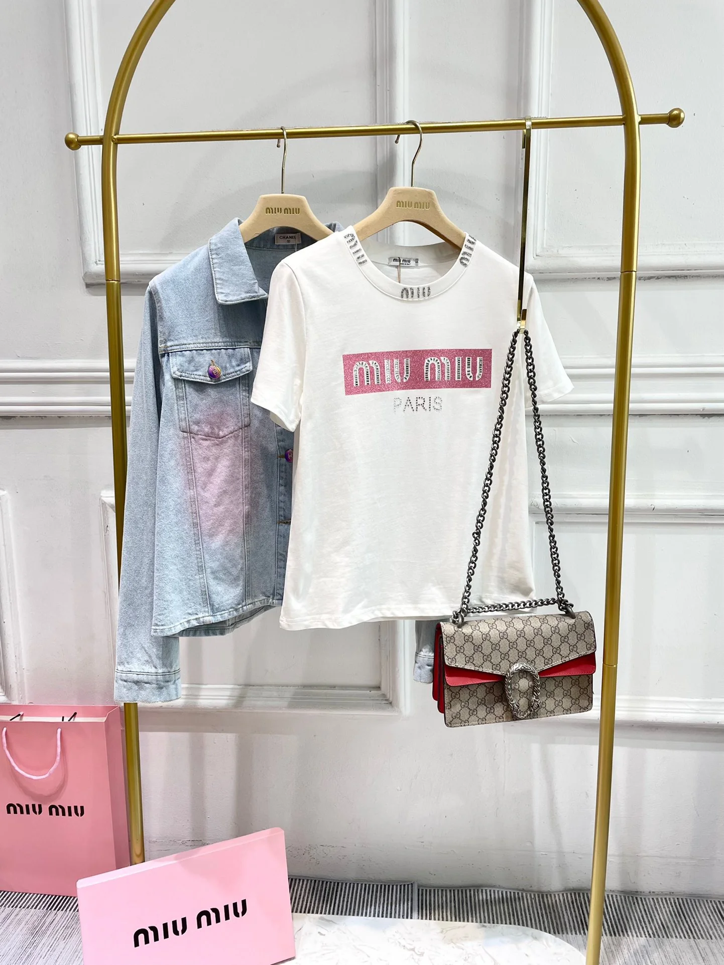 Miu Miu-2404 - Футболка с коротким рукавом, украшенная множеством стразов