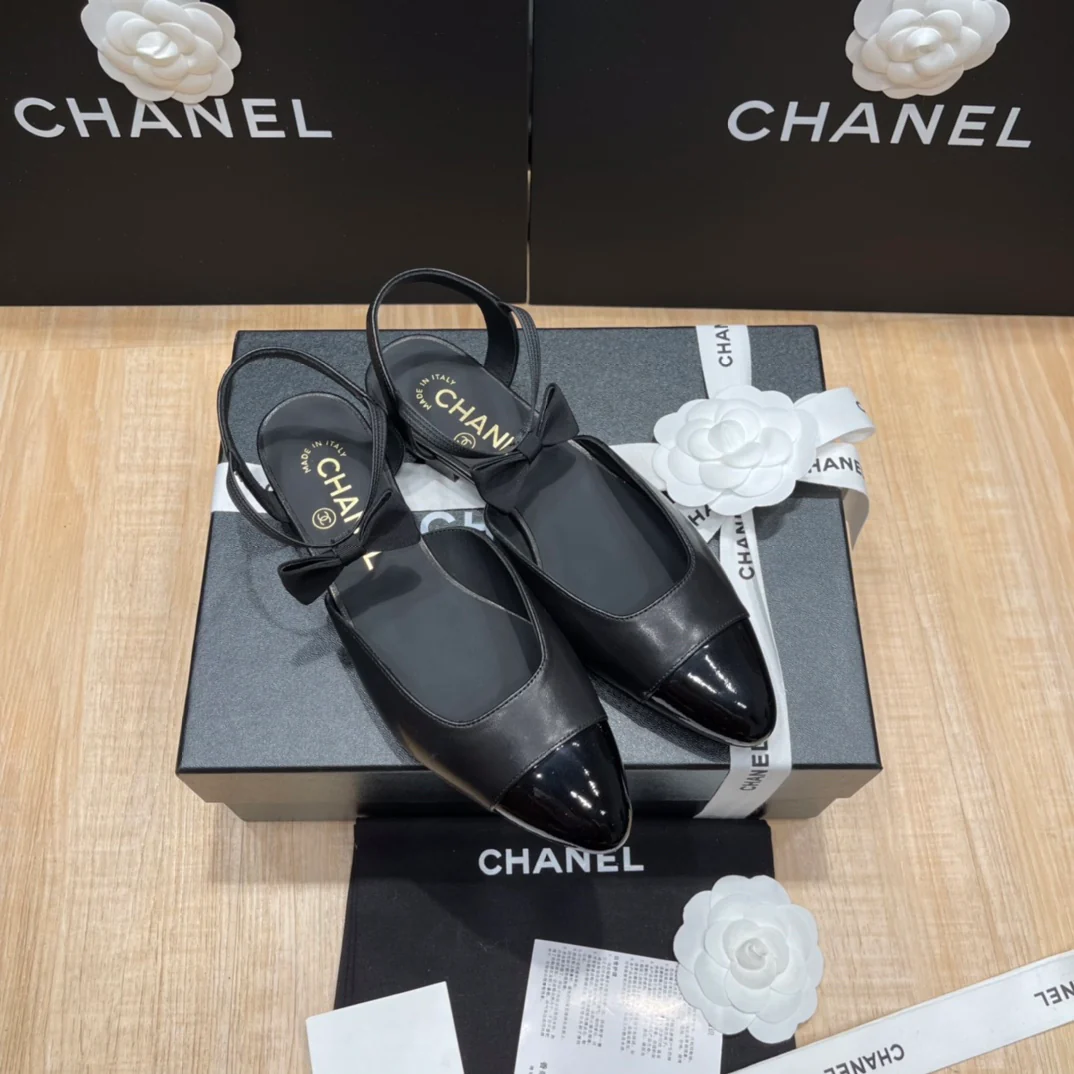 Chanel - Черные балетки с закрытым носком