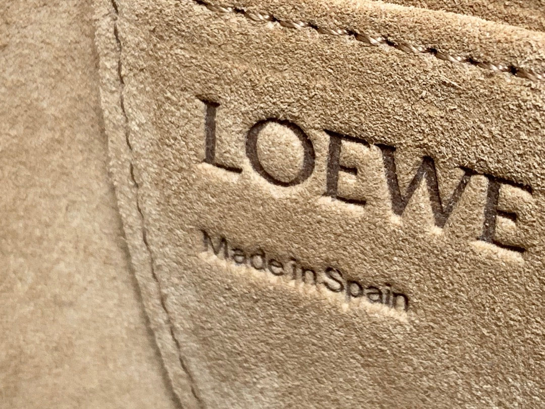 Loewe-gate-mini-21x12-5x9-5-cm-8