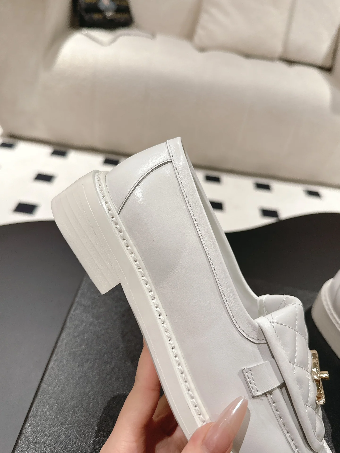 Лоферы Chanel 2024 в клетку - белые