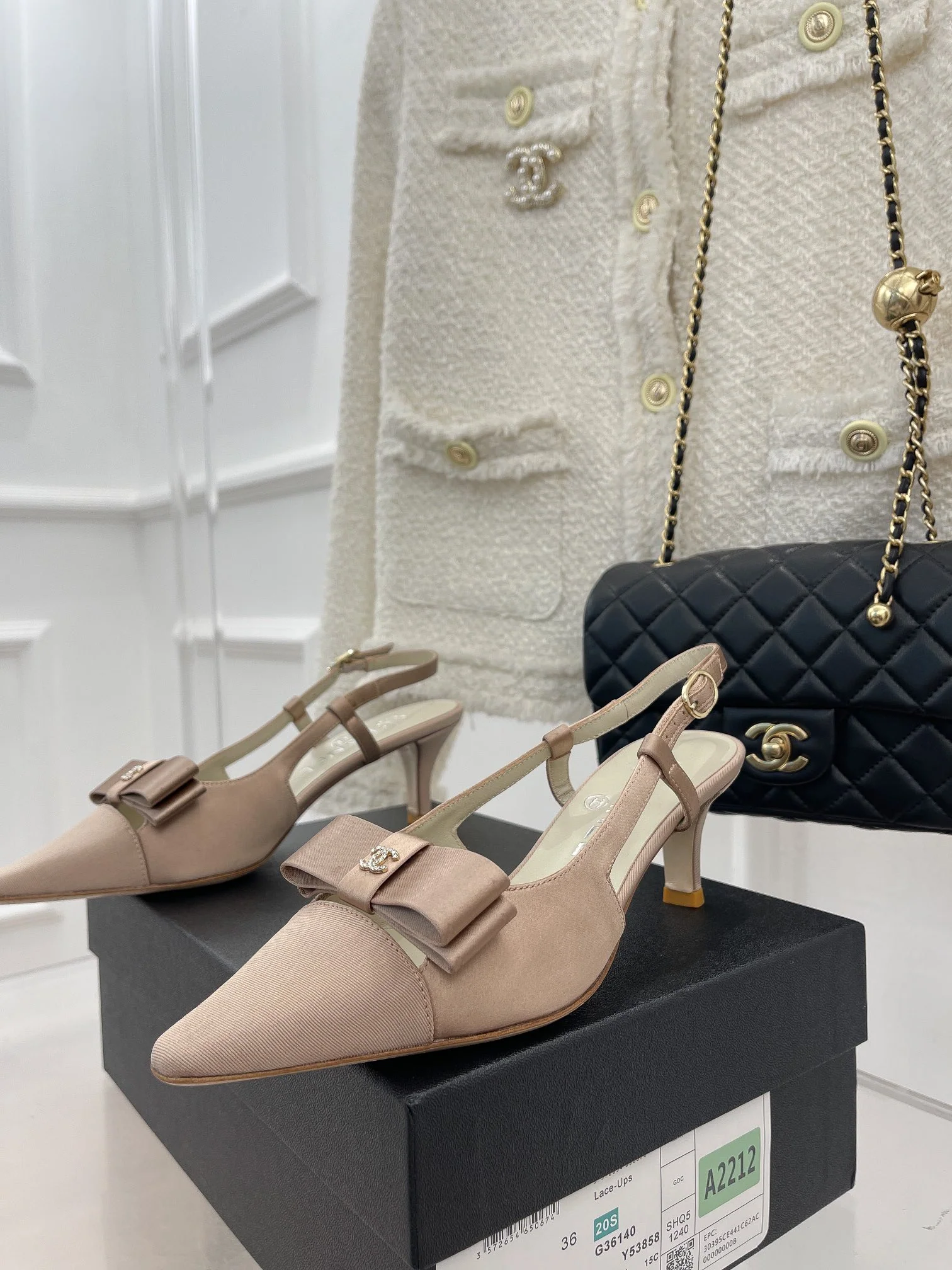 Новинка сезона весна/лето 2023 от Chanel - винтажные босоножки на высоком каблуке с бантом - 5 см - розовые