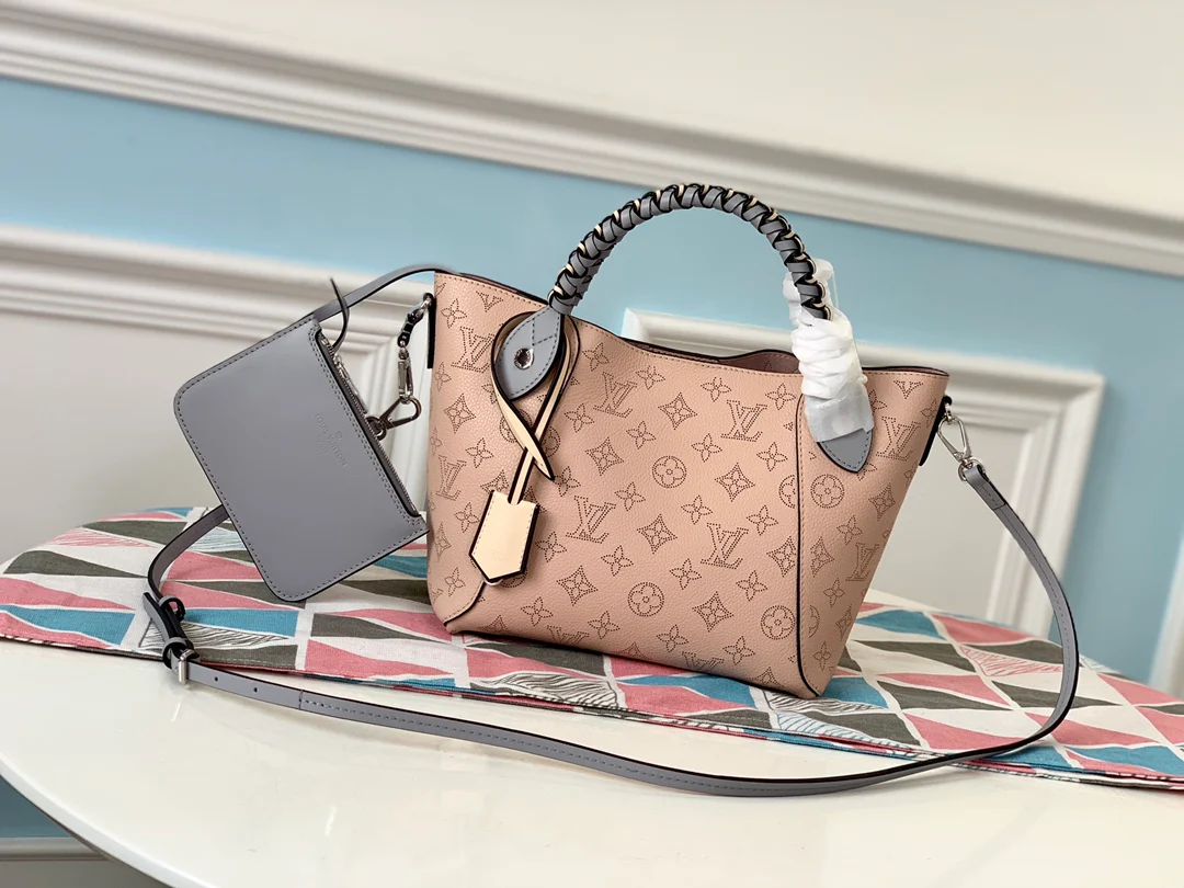m53938-LV-2019-hina handbag-small