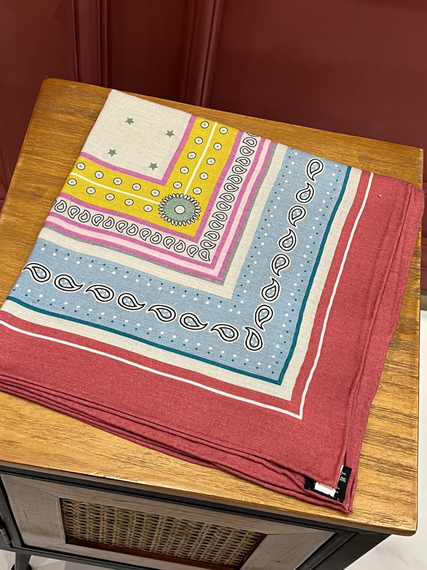 Элегантное двустороннее седло Hermes - 140 см - Шелк-кашемир - Красное