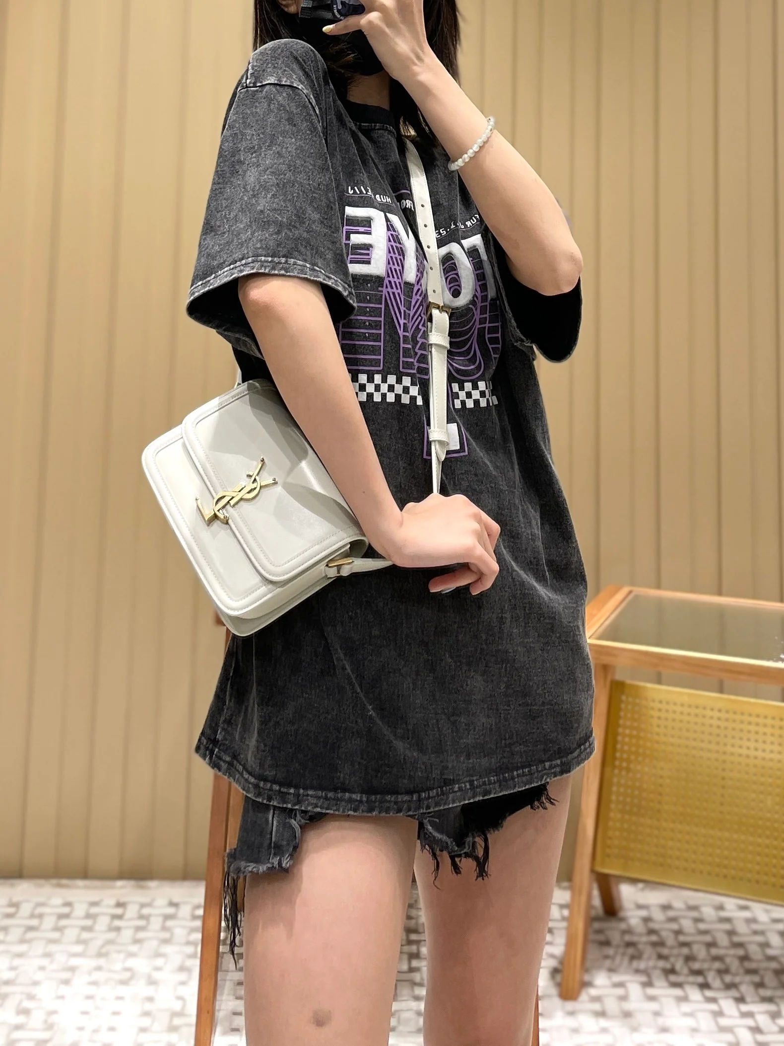 Сумка YSL Solferino Tofu Bag - белая - 18 см - На фото 1