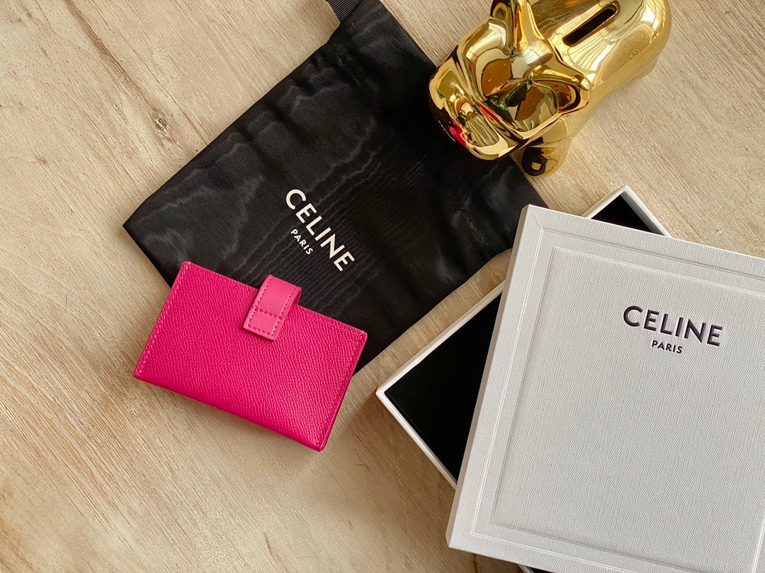 Celine 粒面牛皮风琴卡包