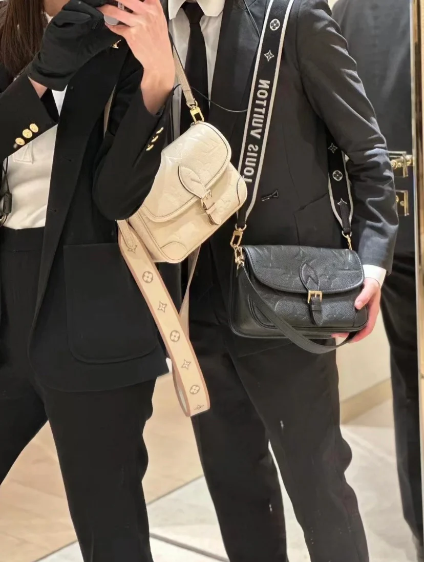 m46388-LV-diane Сумка-багет (наплечная/кроссбоди) - черная