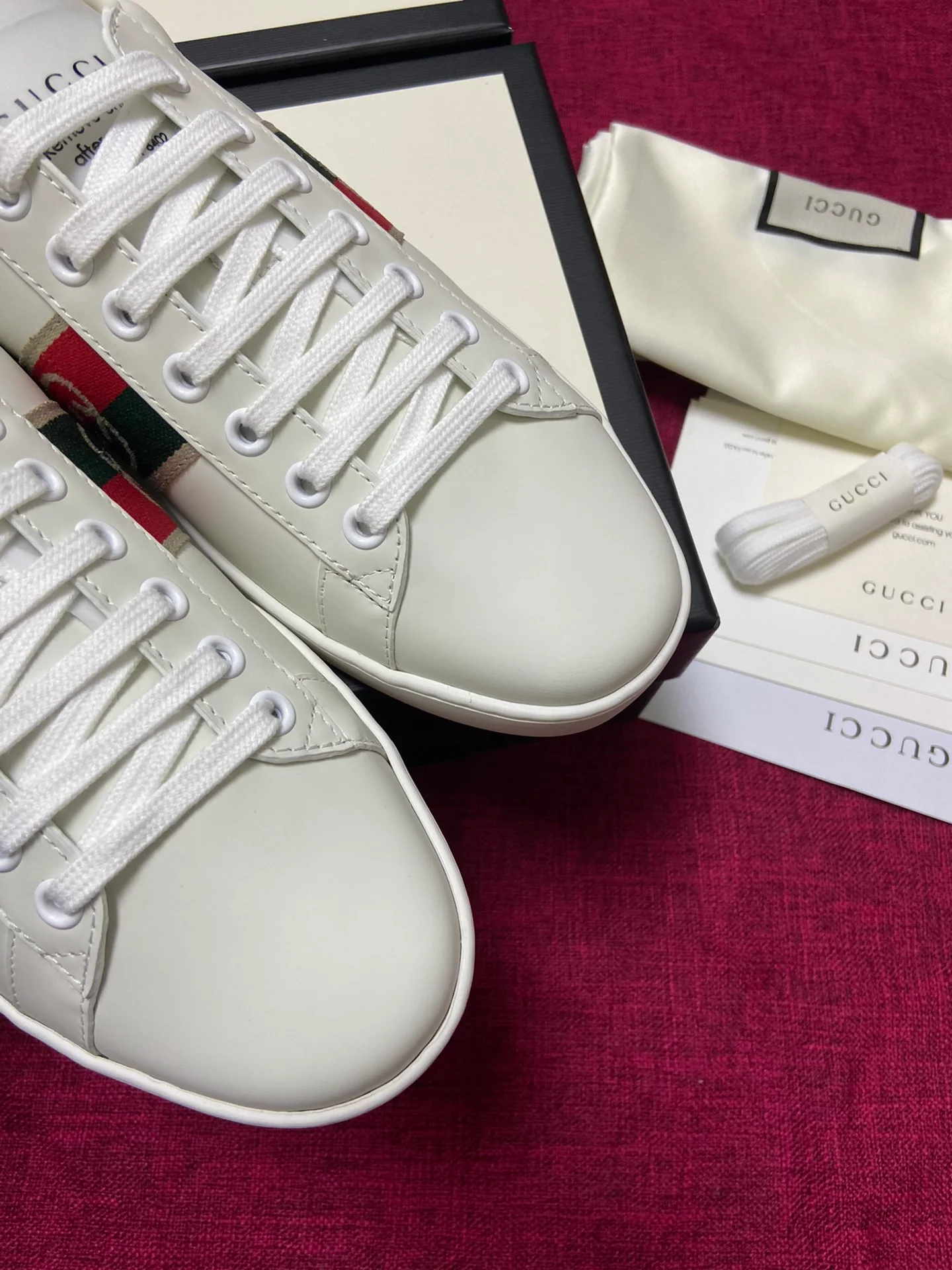 Белые кроссовки Gucci - Кроссовки - Повседневная обувь - 1