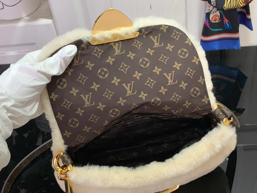 LV-m12097-sunset-Sunset Сумка из овечьей шерсти, белая