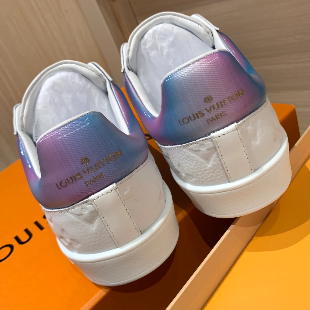 Повседневные туфли LV - белые с переливающимся каблуком