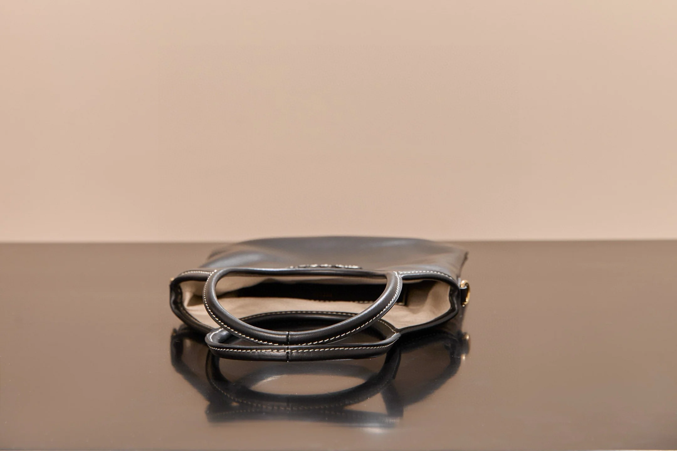 Сумка-тоут Miu Miu-5ba281m650-??? Маленькая, матово-черная