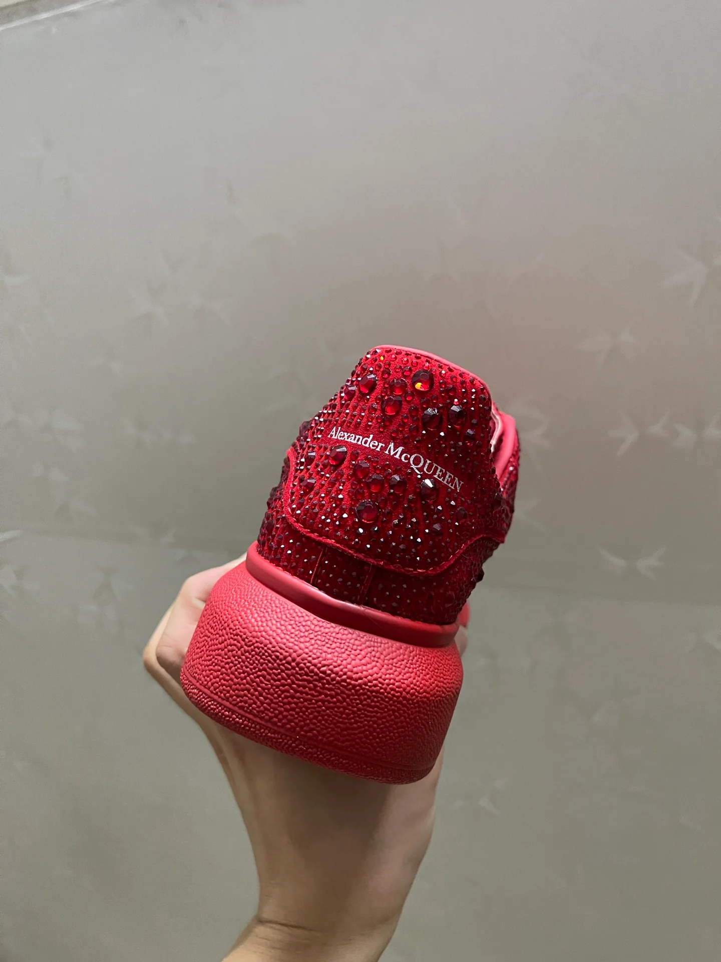 Классические белые кроссовки McQueen - унисекс - Red Diamond