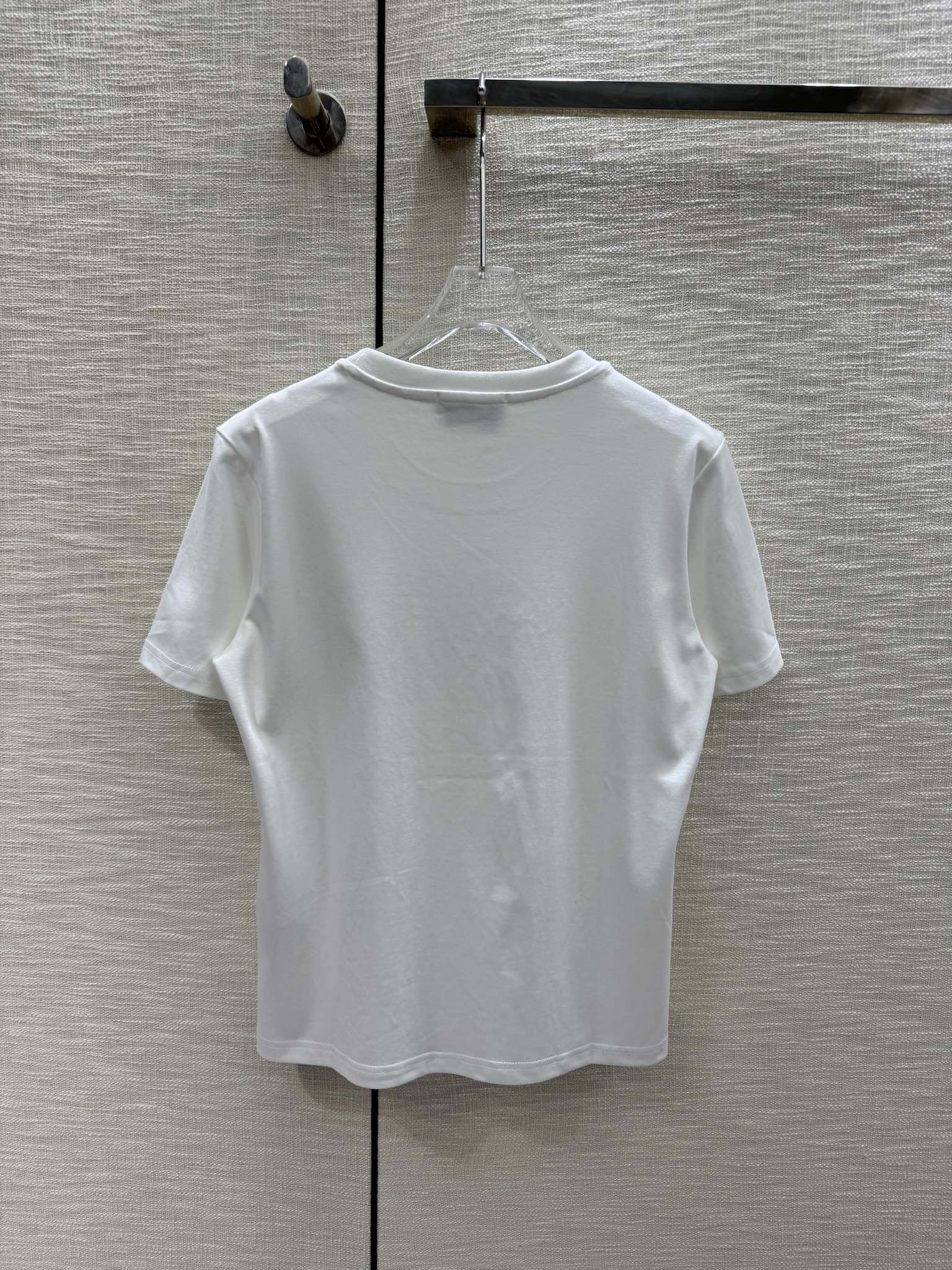 Футболка Celine 2403 с вышивкой в ??виде сердца и буквы - белая