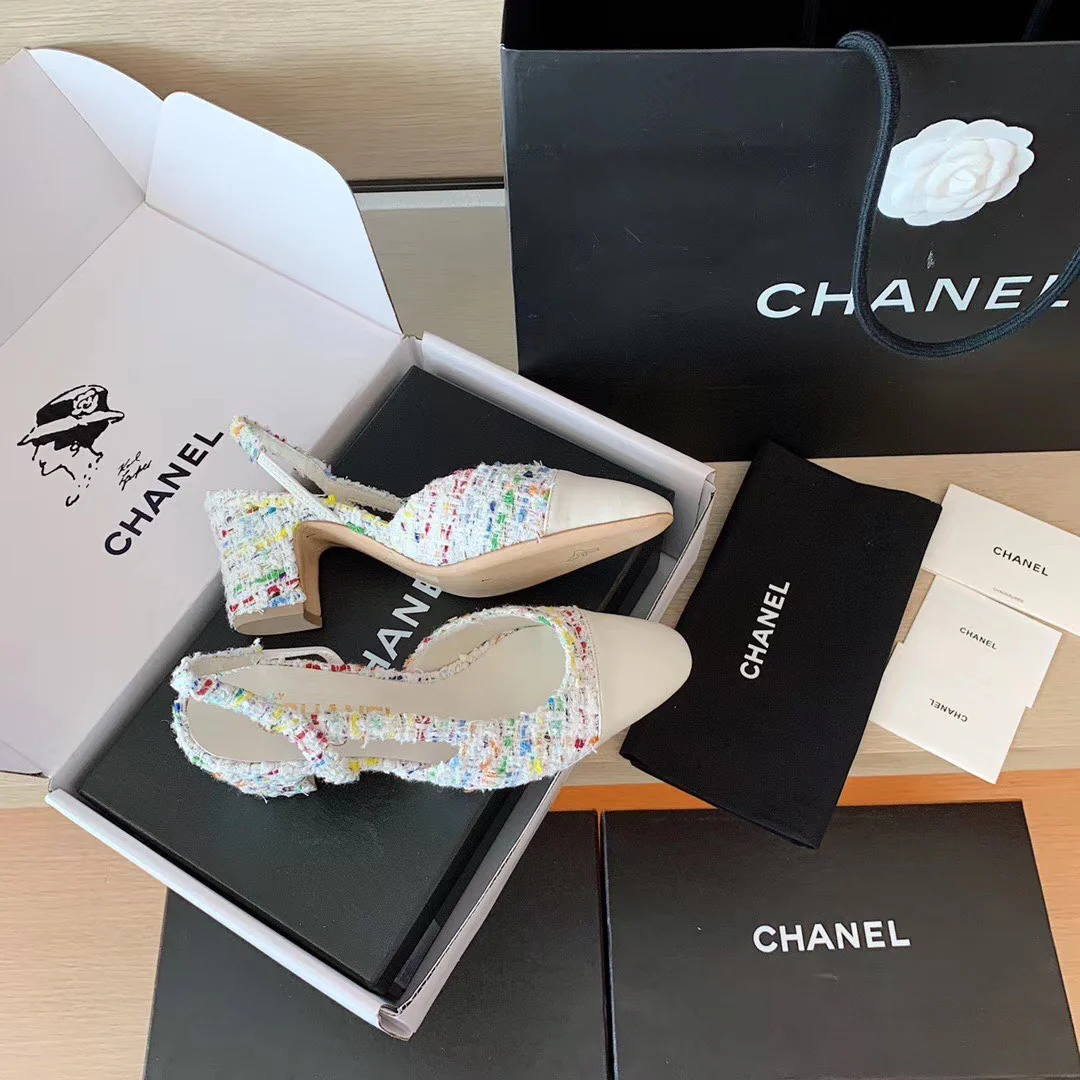 Классические сандалии Chanel - на массивном каблуке - Mosaic