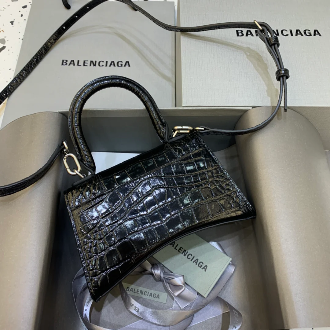 Сумка Balenciaga Hourglass, размер XS — черная, с крокодиловым рисунком — серебристая фурнитура