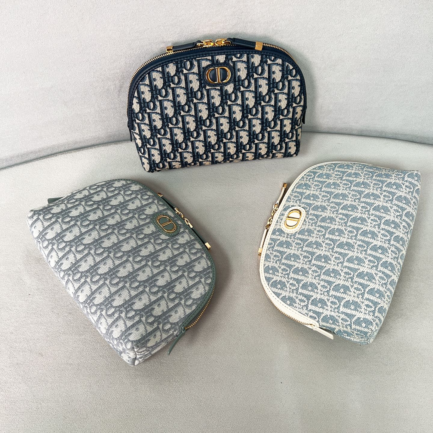 Косметичка Dior Montaigne - светло-голубая