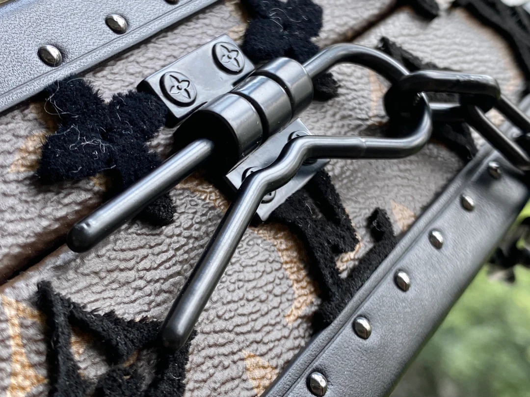 lv-m20233-Monogram Flocked Box Bag