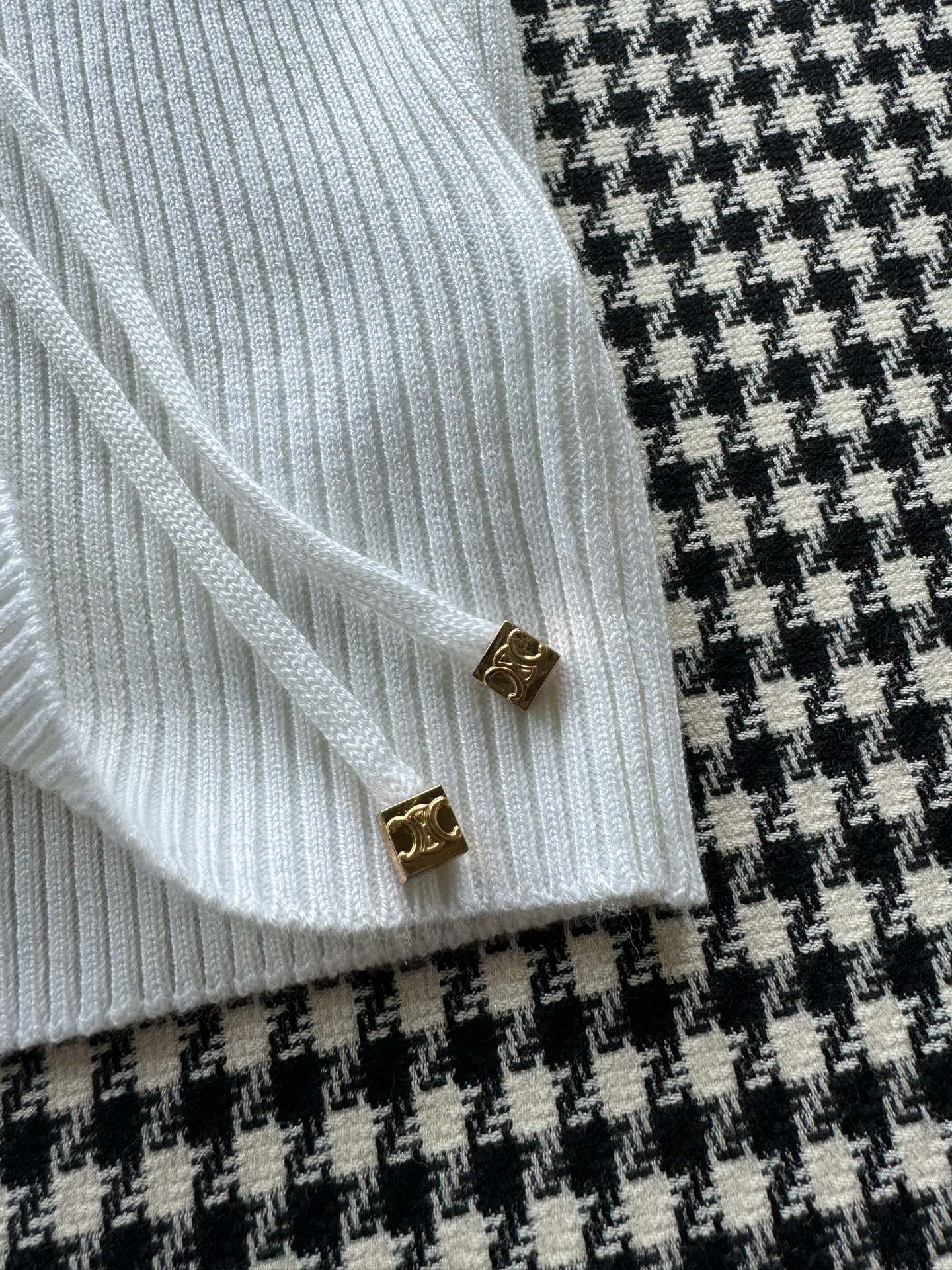 Celine - 2404 - 24 Новая вязаная блузка с короткими рукавами и ажурным сердечком на шнуровке для ранней весны - Белая