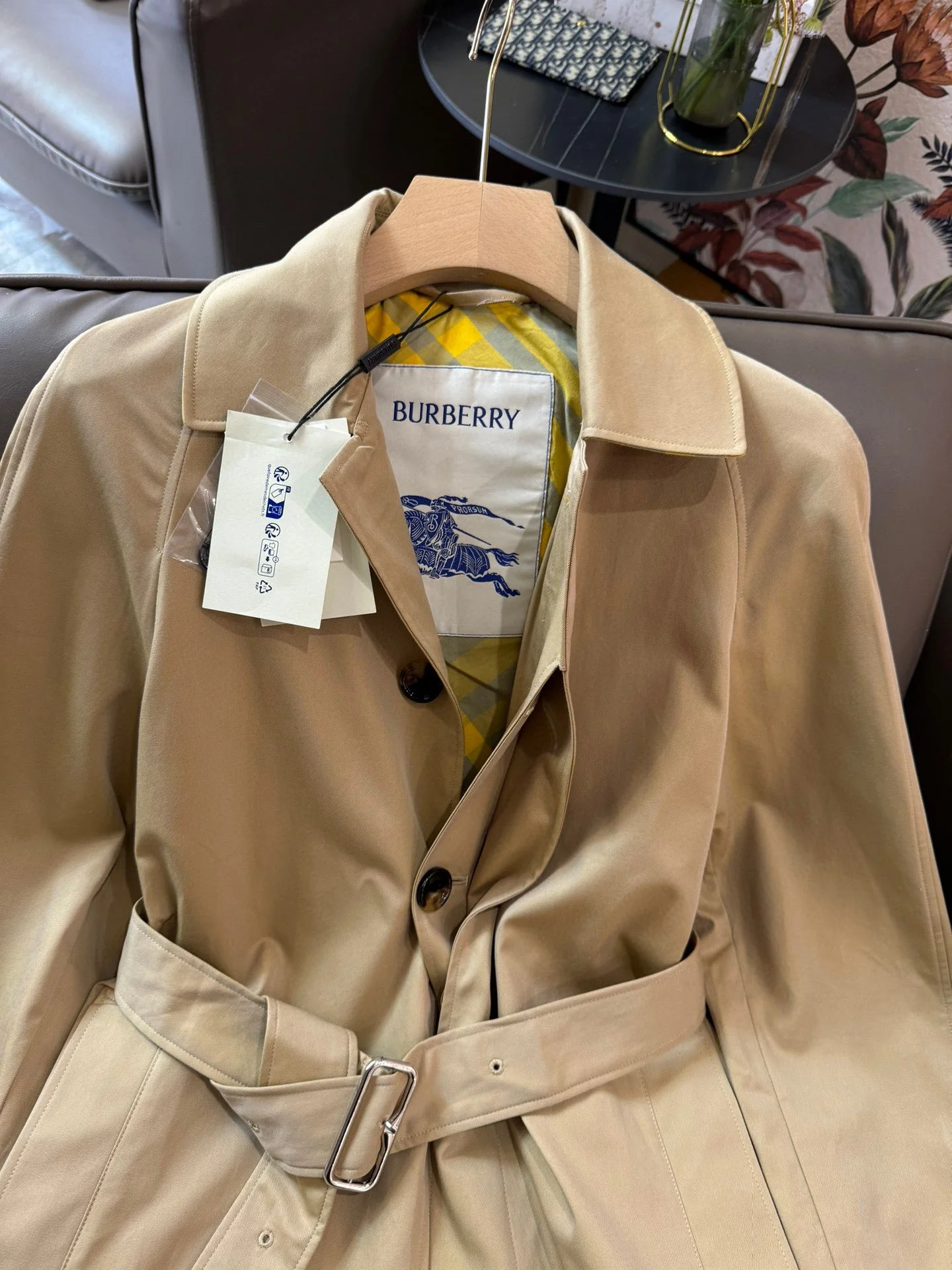Тренч Burberry 2403-24ss на шнуровке, светло-коричневый.
