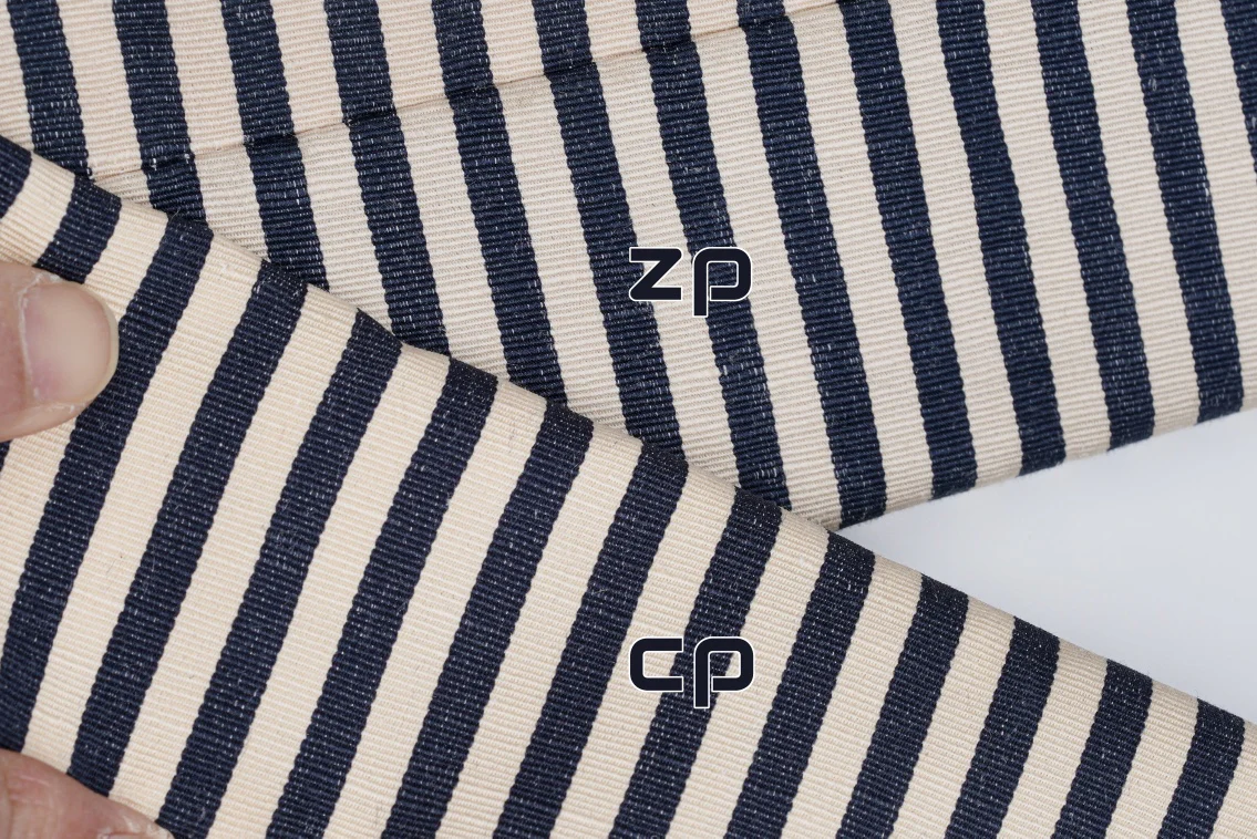 Miu Miu - Косметичка/сумка для ланча из жаккардовой ткани - Сравнительные фотографии