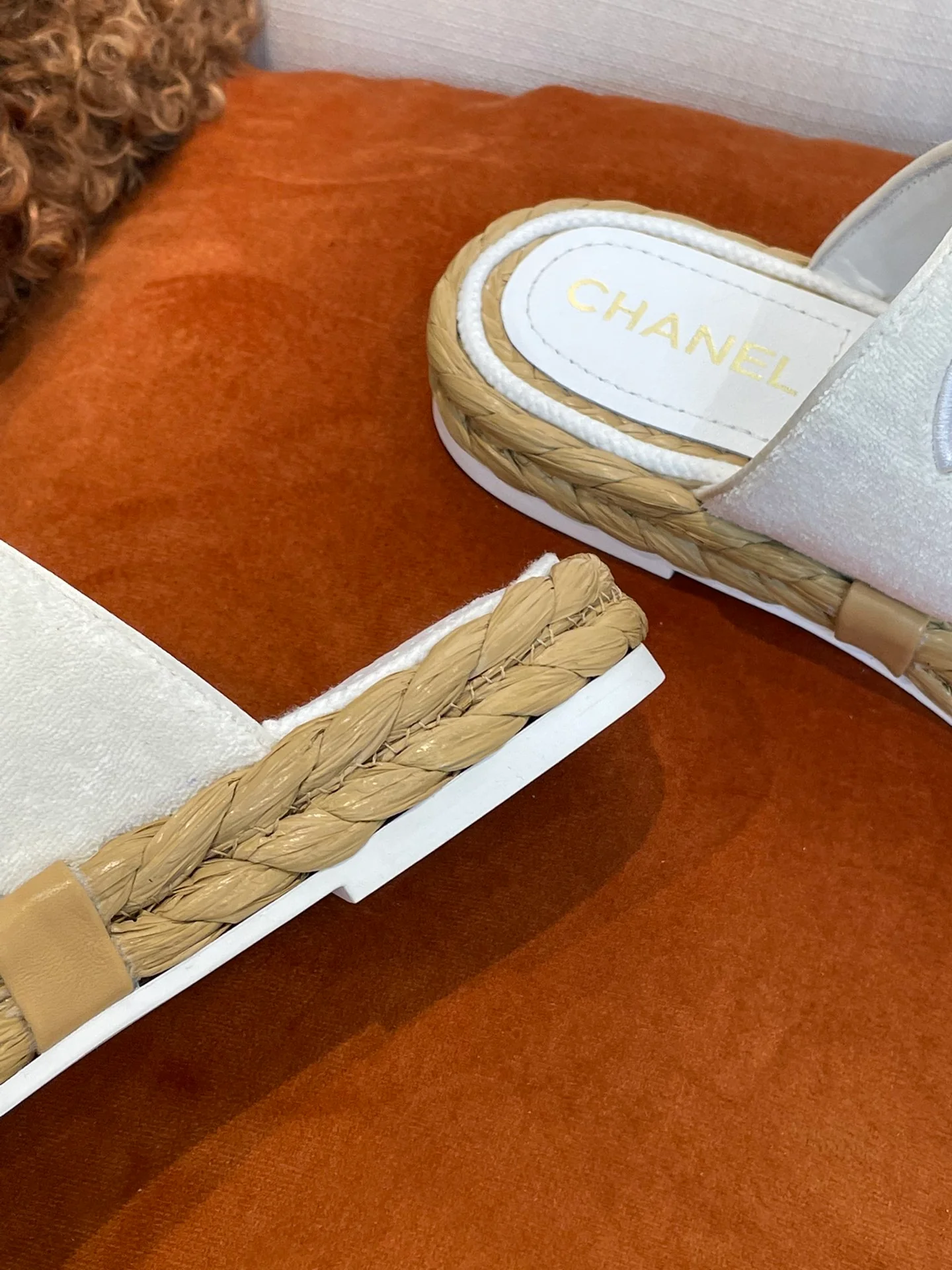 Шлепанцы на платформе Chanel