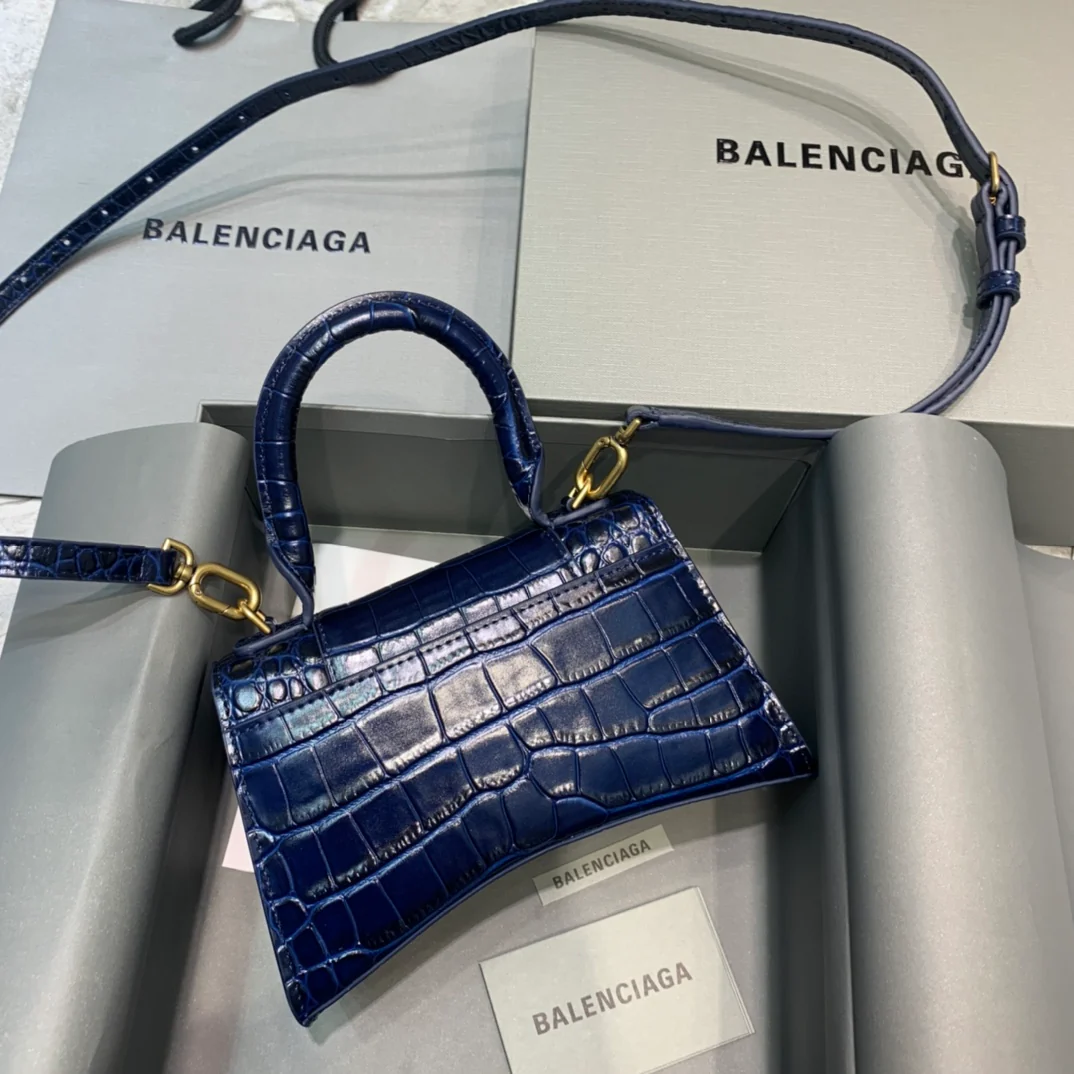 Сумка Balenciaga Hourglass, размер XS, темно-синяя, с крокодиловым рисунком.