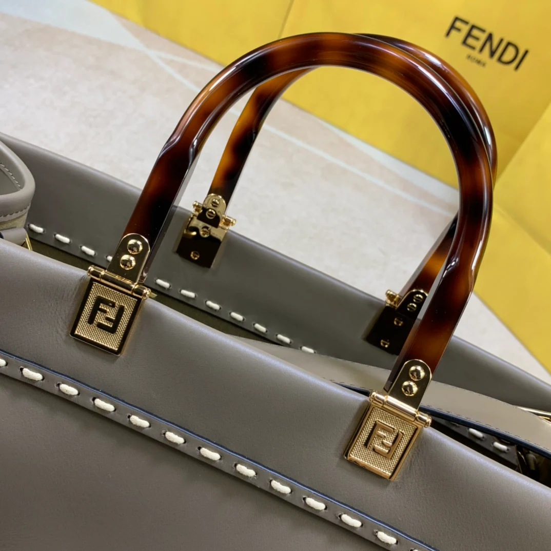 Сумка-тоут Fendi Sunshine Medium Grey с принтом под змеиную кожу