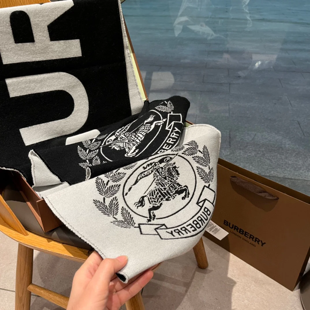 Двусторонний длинный шарф Burberry Knight Logo - 34 см - 195 см - 100% чистый кашемир