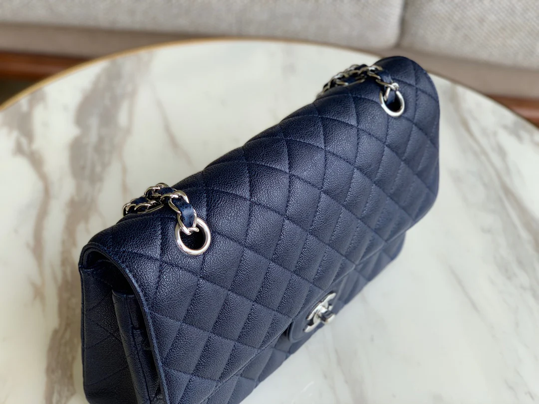 Сумка Chanel CF весна/лето 2019 — темно-синяя с серебряной пряжкой — 25 см