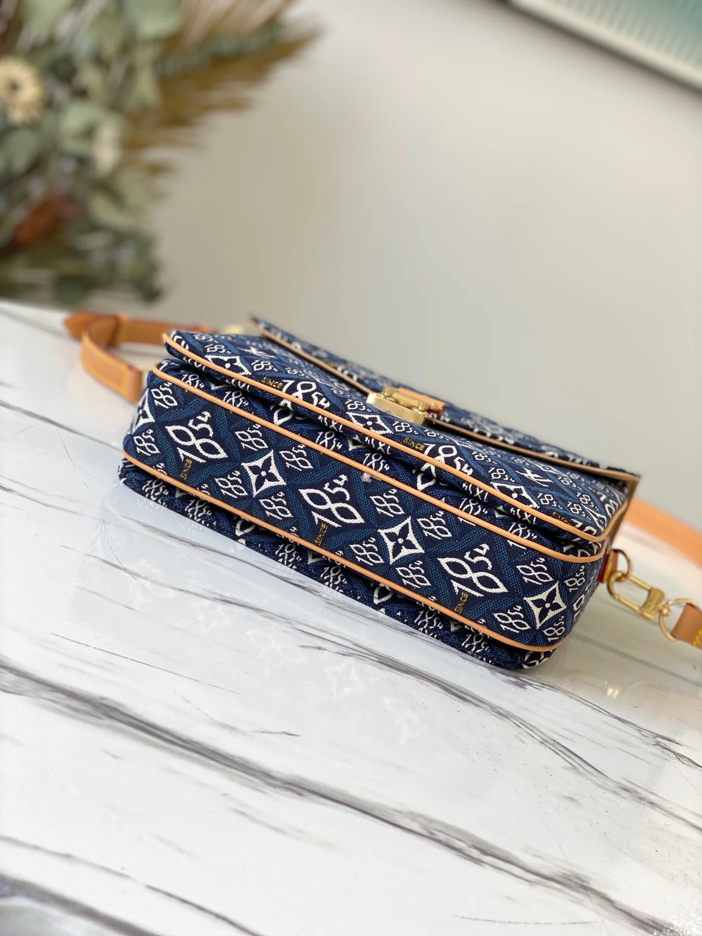 lv-m57395-pochette-metis-сумочка