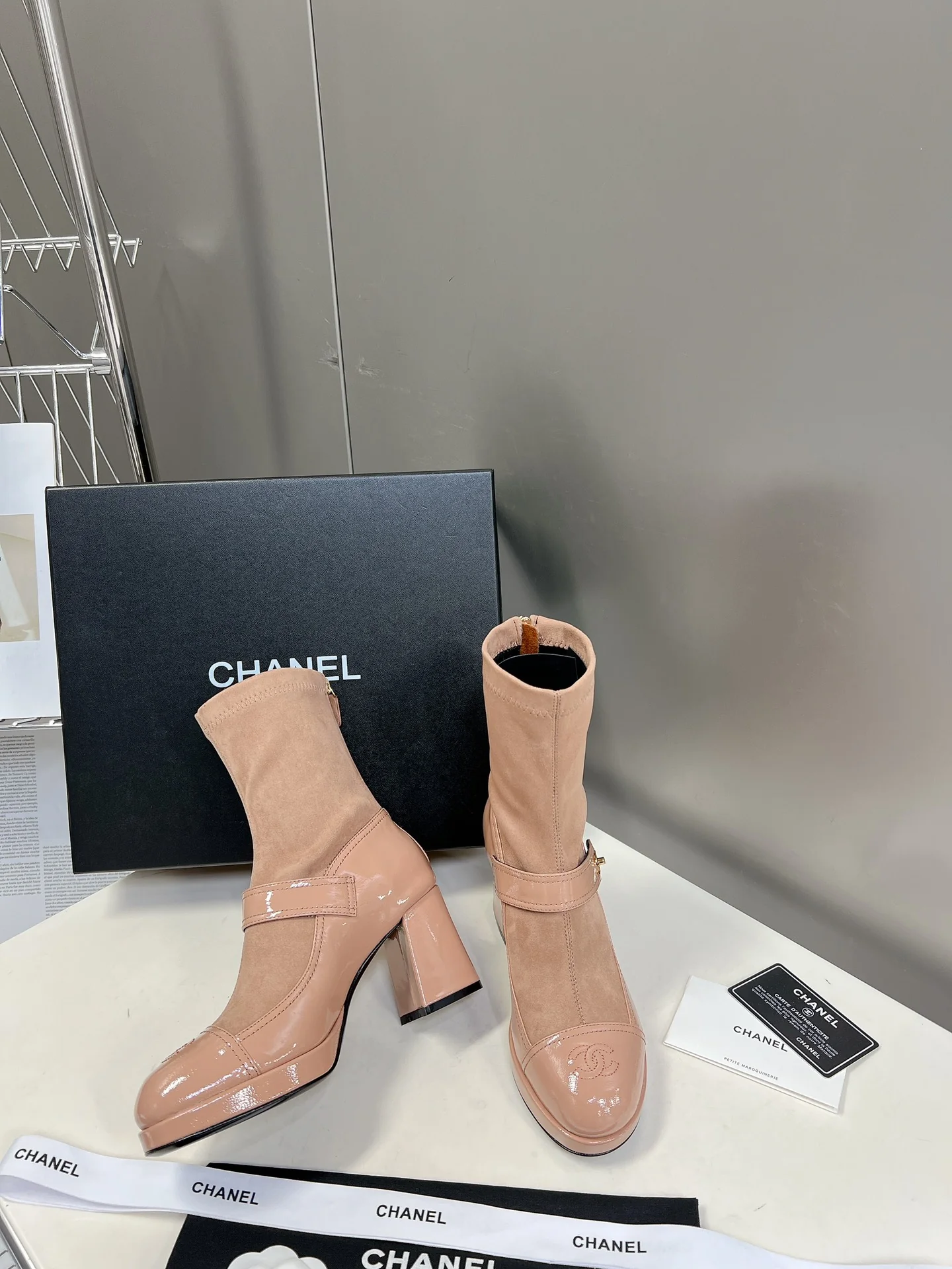 Chanel - Классические осенне-зимние повседневные ботинки - Розовые