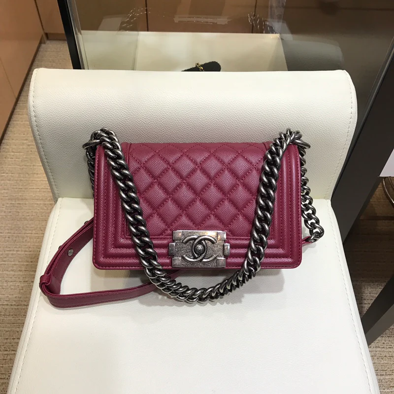 Chanel-boy-20cm
