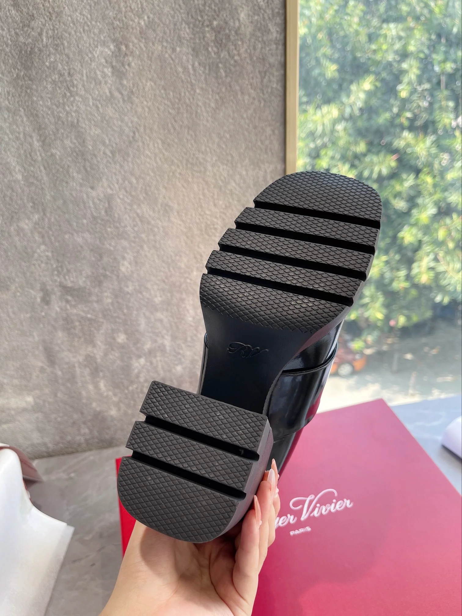 Новинка осенне-зимней коллекции RV-2022 - Ботильоны на массивном каблуке.