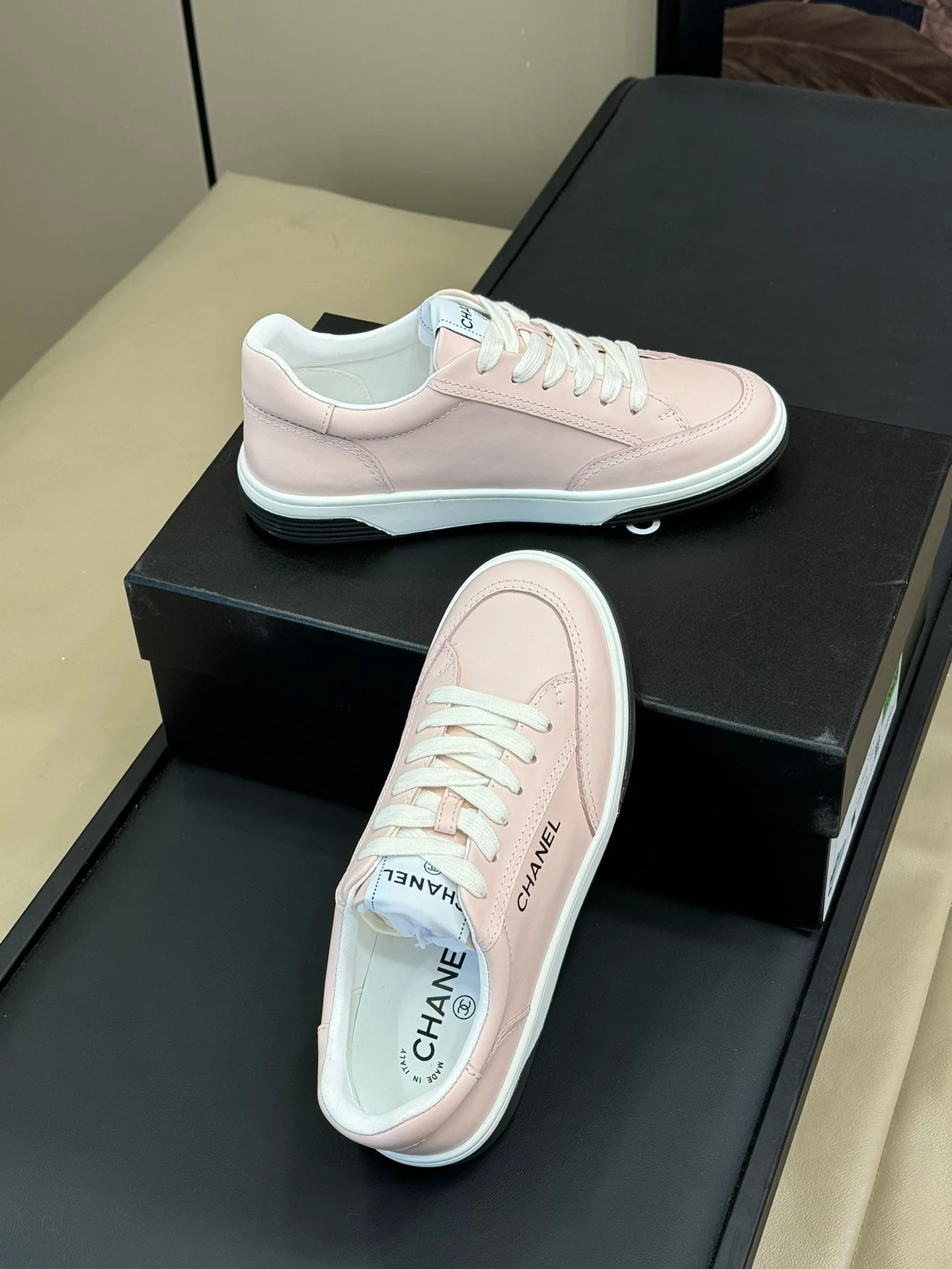 Скейтбордные кроссовки Chanel 2024 — розовые