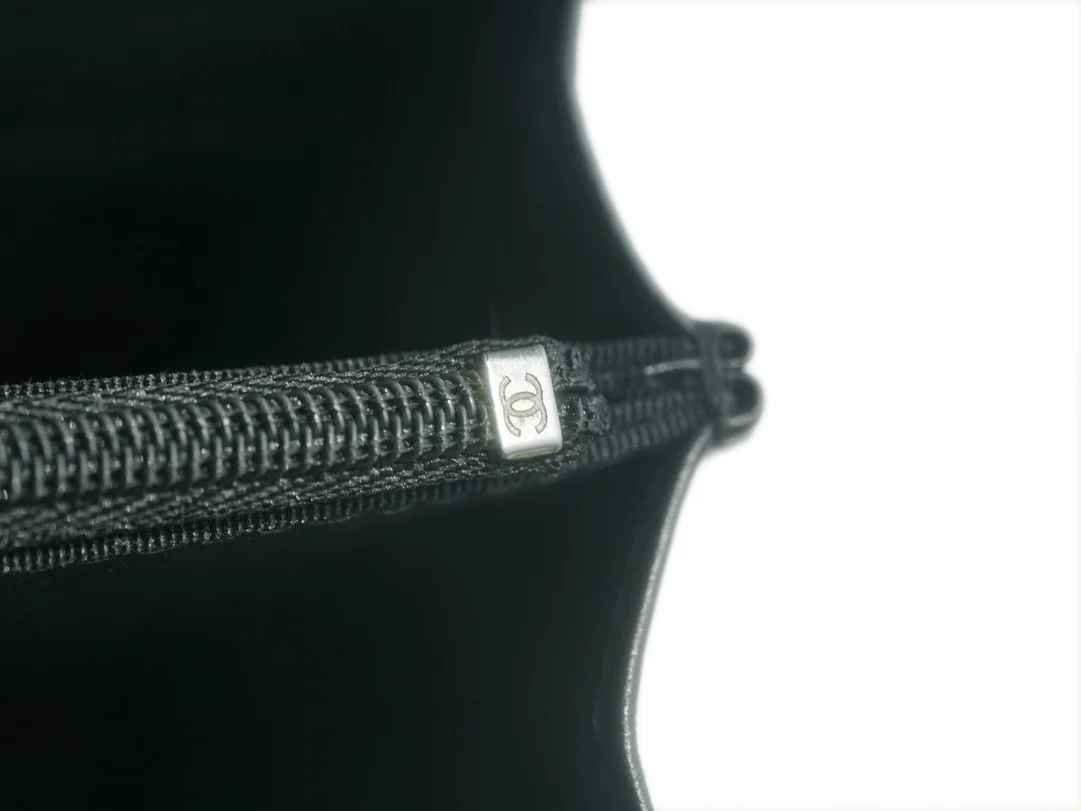 Chanel - Новая гармошка с ручками, украшенными стразами - Черная